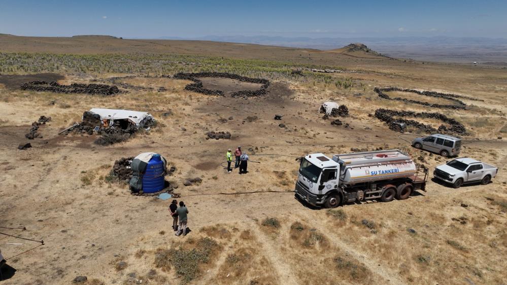 Diyarbakır'da Yaylalarda Hayvancılıkla Uğraşan Besicilere Tankerlerle Su Desteği (1)