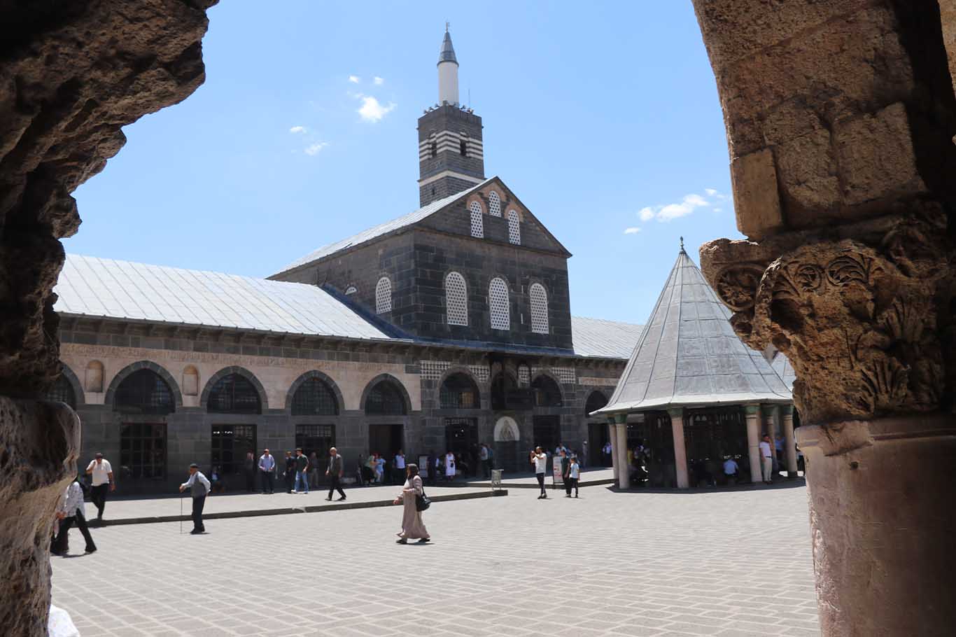 Diyarbakır’ın Ilçesi En Sıcak Bölgeler Arasında Dicle Üniversitesi’nden Uzmanlar Uyardı 1