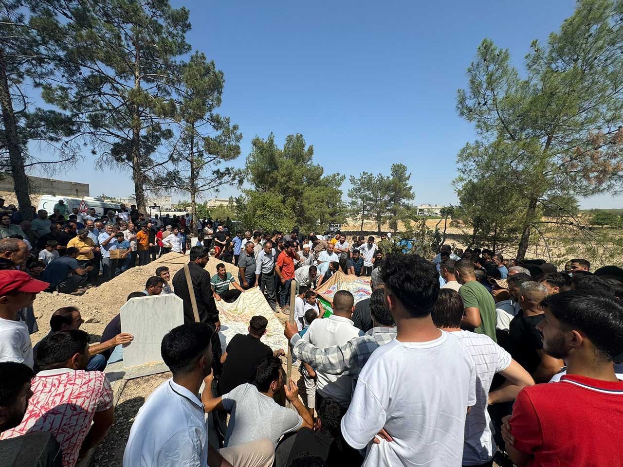 Fırat Nehri'ne Giren Kız Kardeşler Kurtarılamadı 2