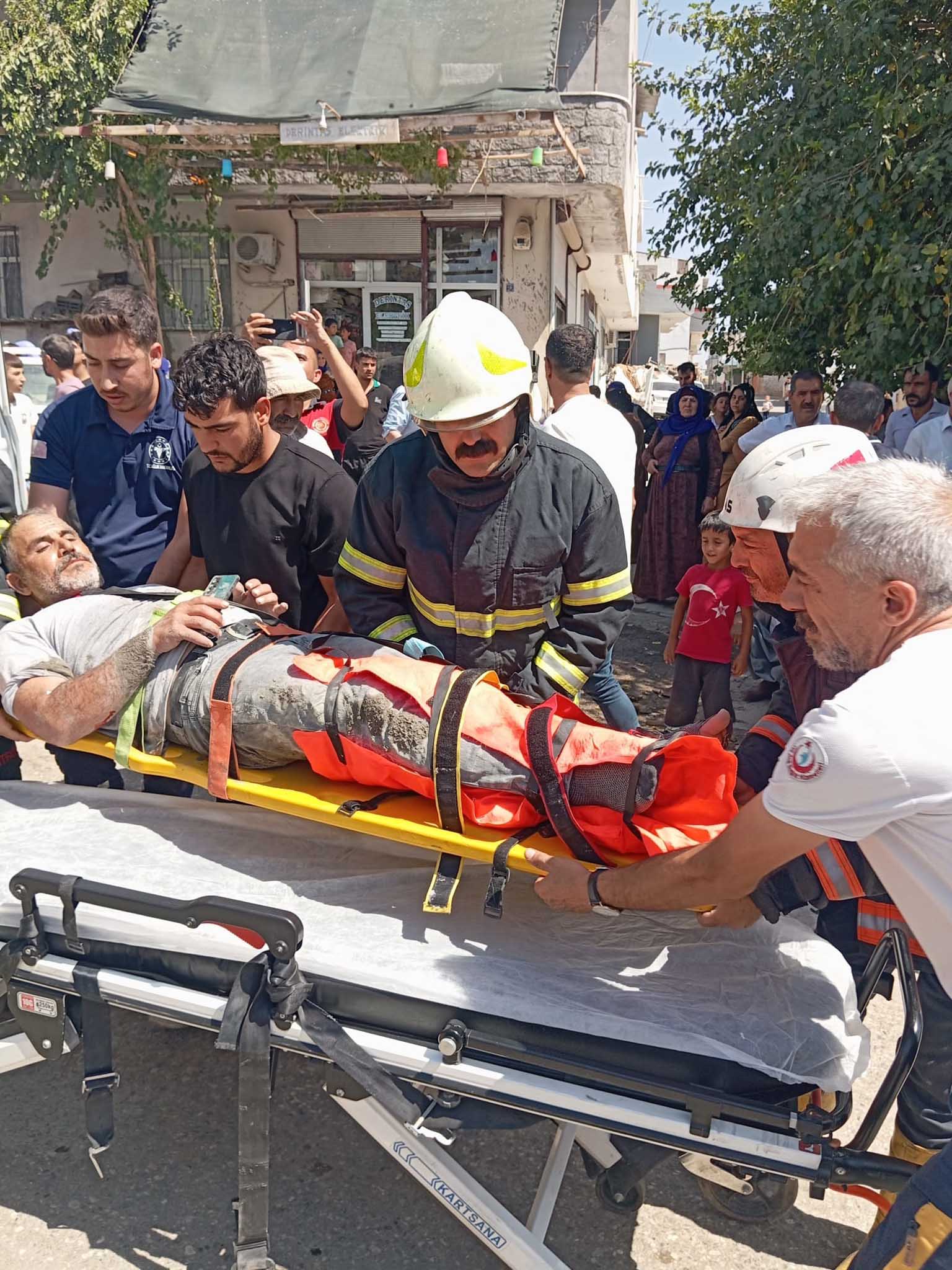 İnşaat Halindeki Binada Betön Dökümü Sırasında Çökme; 7 Işçi Yaralı 3