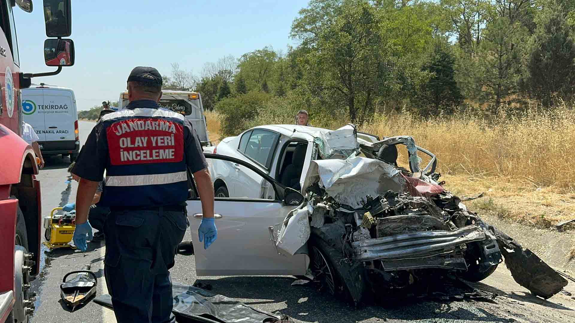 Kamyon Ile Otomobilin Çarpıştığı Kazada 4 Kişi Hayatını Kaybetti 3