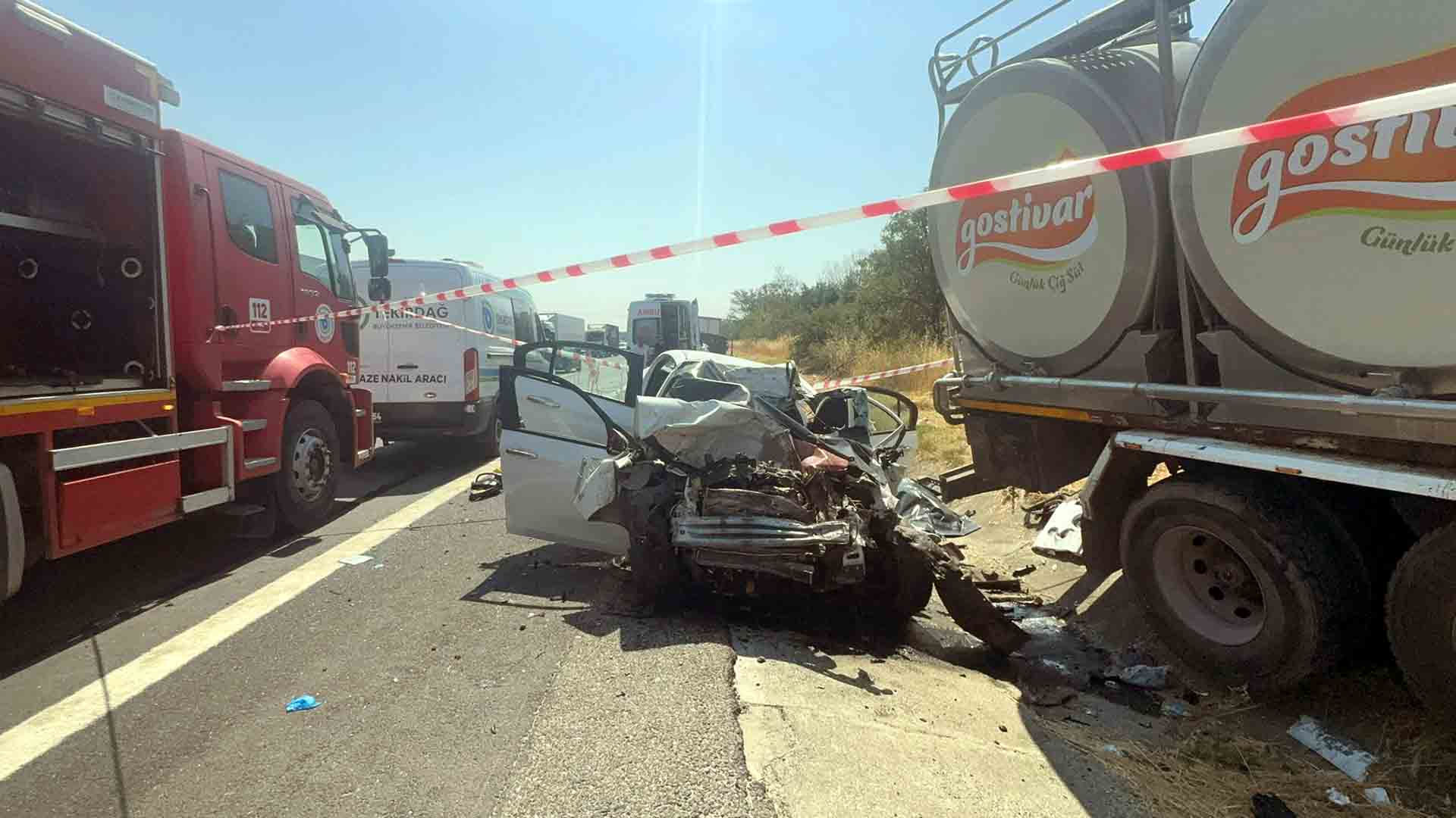 Kamyon Ile Otomobilin Çarpıştığı Kazada 4 Kişi Hayatını Kaybetti 6