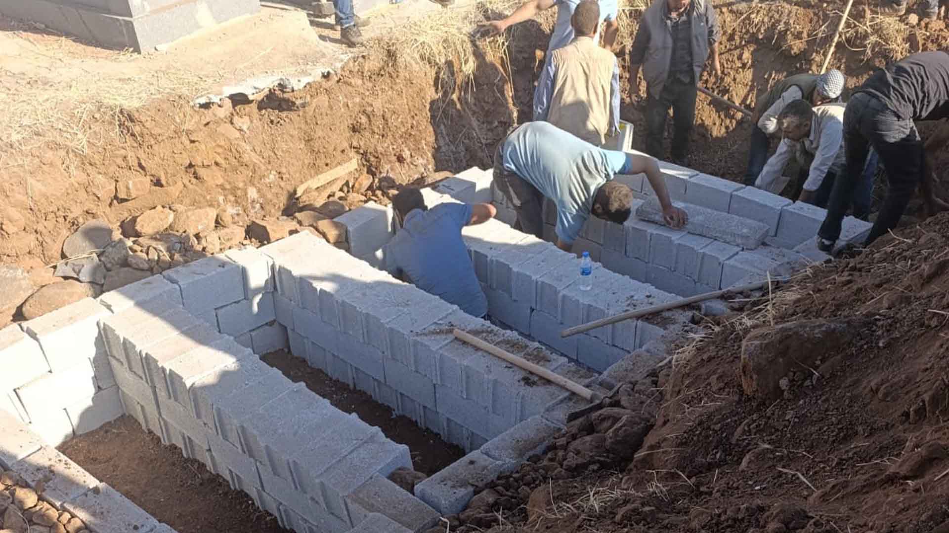 Kazada Hayatını Kaybeden Aynı Aileden 5 Kişi Diyarbakır'da Yan Yana Defnedildi 1