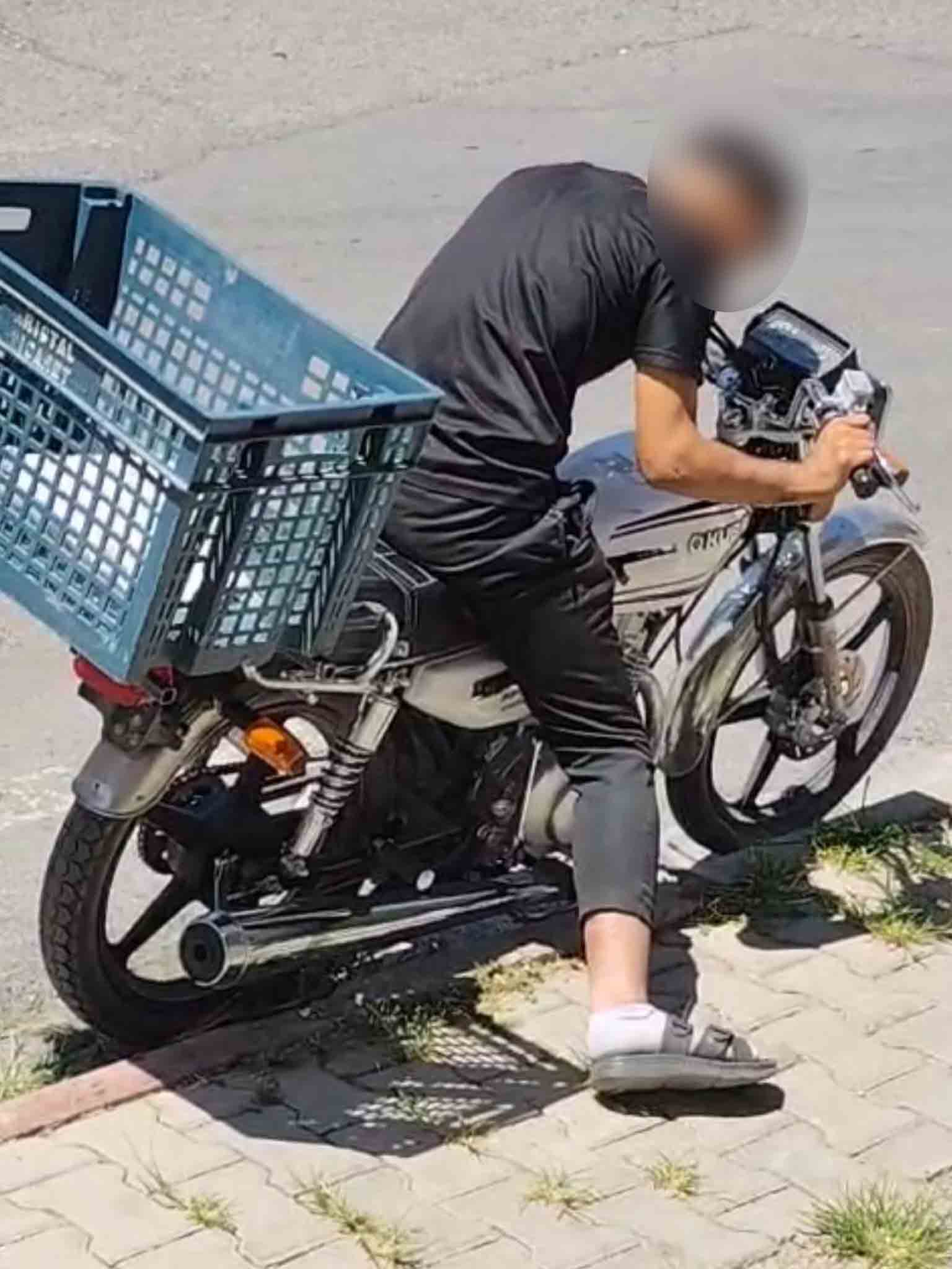 Madde Bağımlısı Gençler Sokak Ortasında Baygın Halde Görüntülendi 3