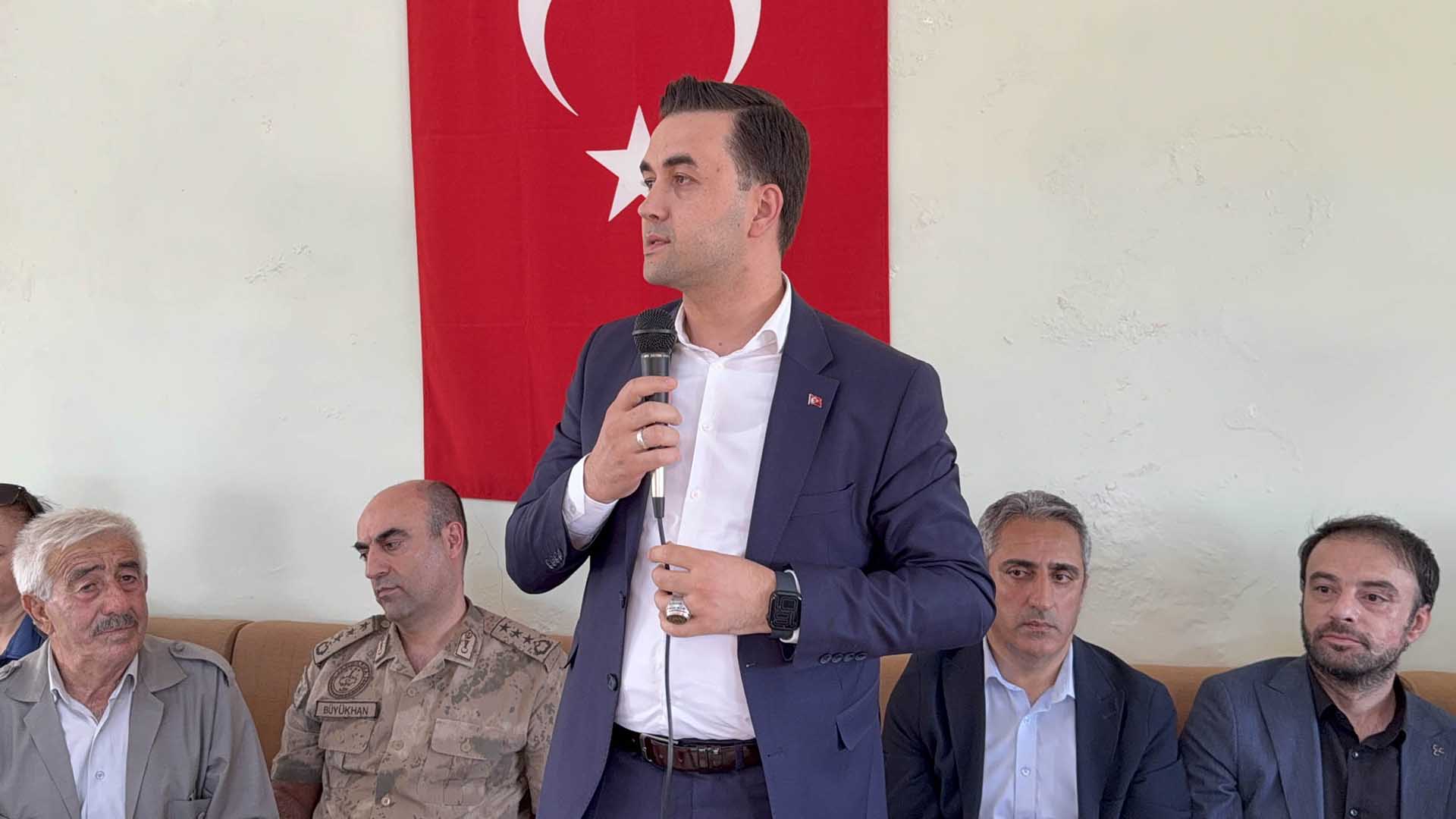Mardin'de Pkk'nın Katlettiği 7’Si Çocuk 9 Kişi Dualarla Anıldı 4