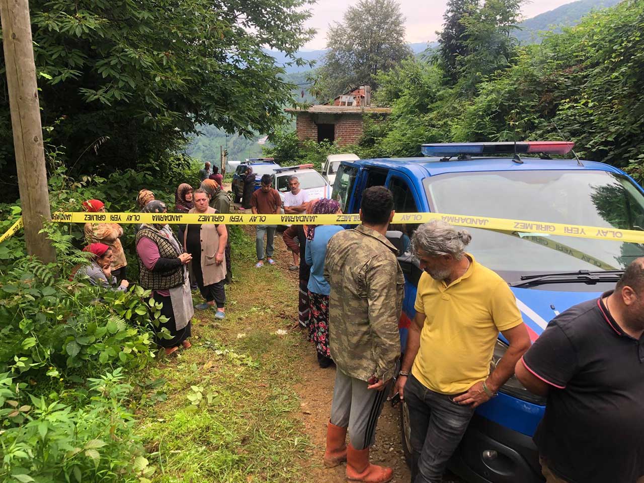 Minibüs, Yamaçtan Yuvarlandı; 2 Kişi Öldü, 3 Kişi Yaralandı 3