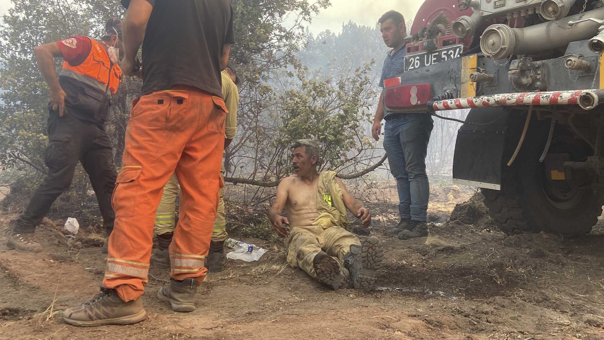 Orman Yangını Sırasında Alevlerin Arasında Kalan 11 Orman Işçisi Hayatını Kaybetti