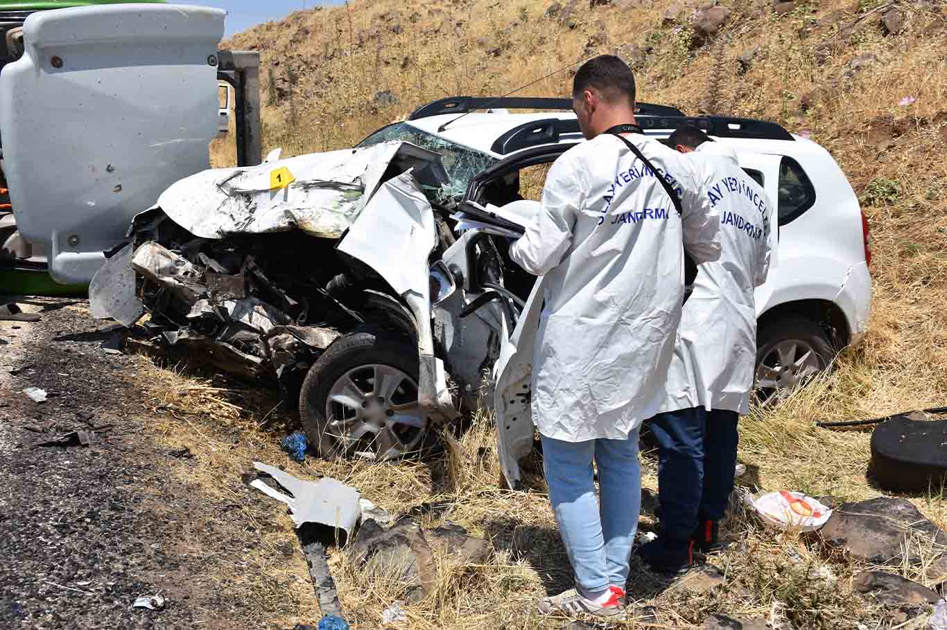 Siverek Diyarbakır Yolunda Feci Kaza 1 Ölü, 2 Yaralı 2