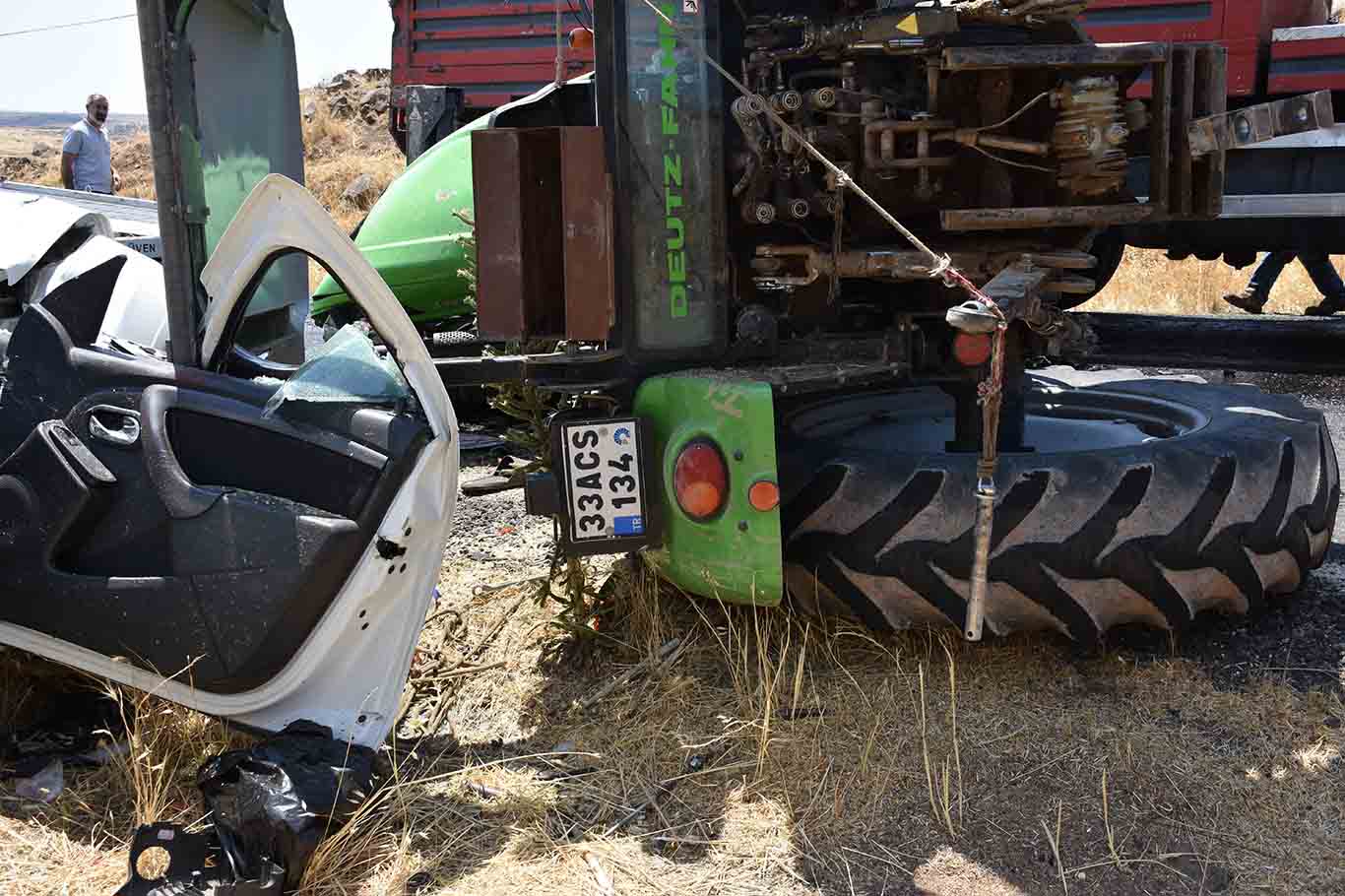Siverek Diyarbakır Yolunda Feci Kaza 1 Ölü, 2 Yaralı 3