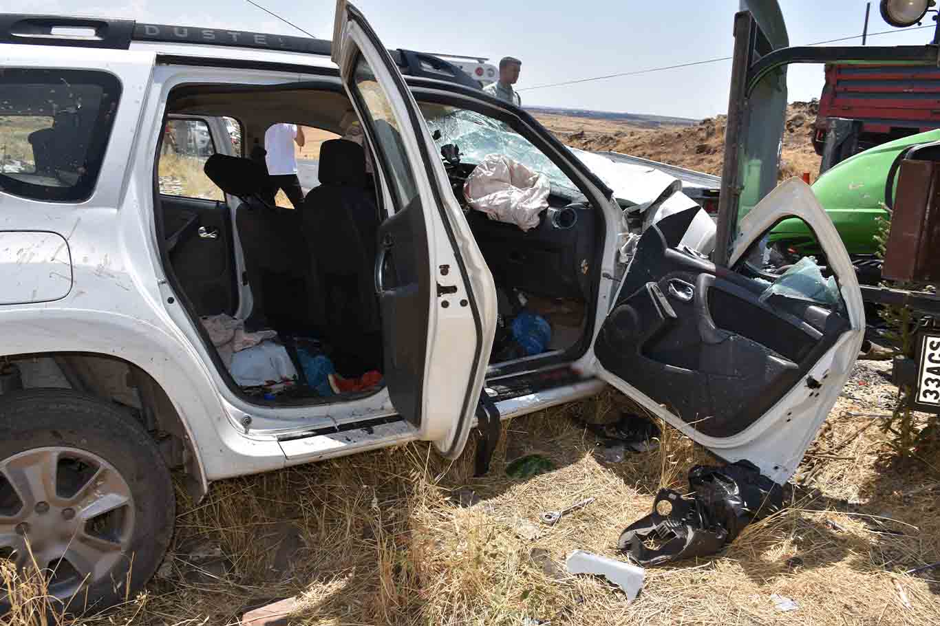 Siverek Diyarbakır Yolunda Feci Kaza 1 Ölü, 2 Yaralı 4