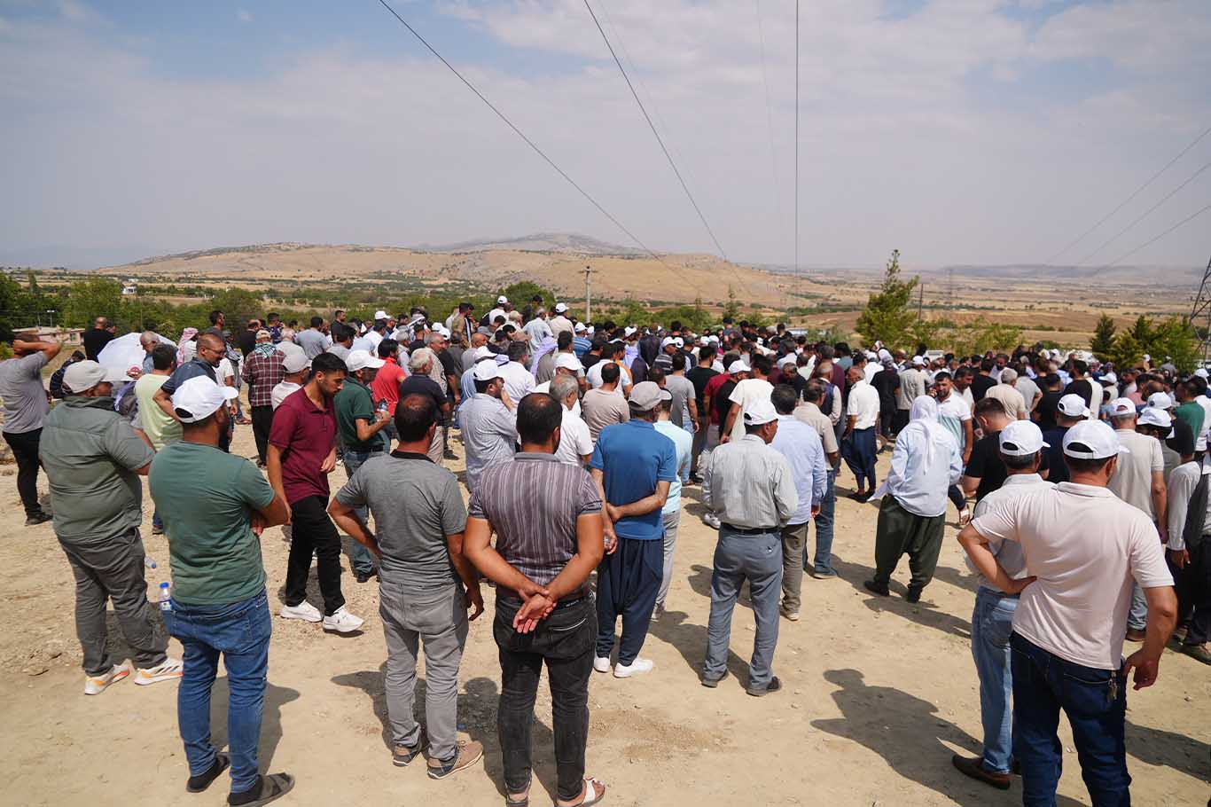 Yangına Müdahaleye Giderken Yaşanan Kazada Ölen Itfaiye Eri, Toprağa Verildi 1