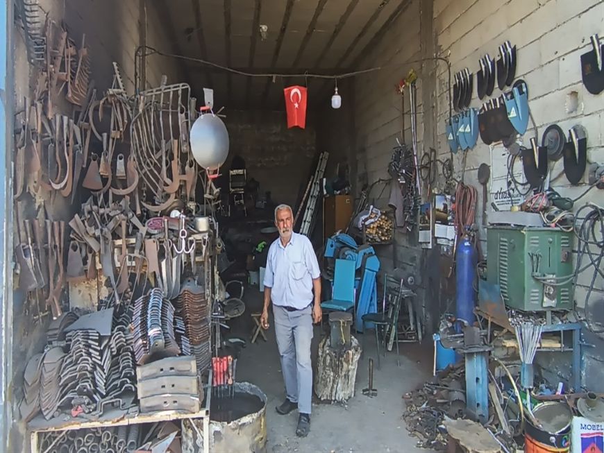 47 Yıldır Ocak Başında Demir Dövüyor (1)