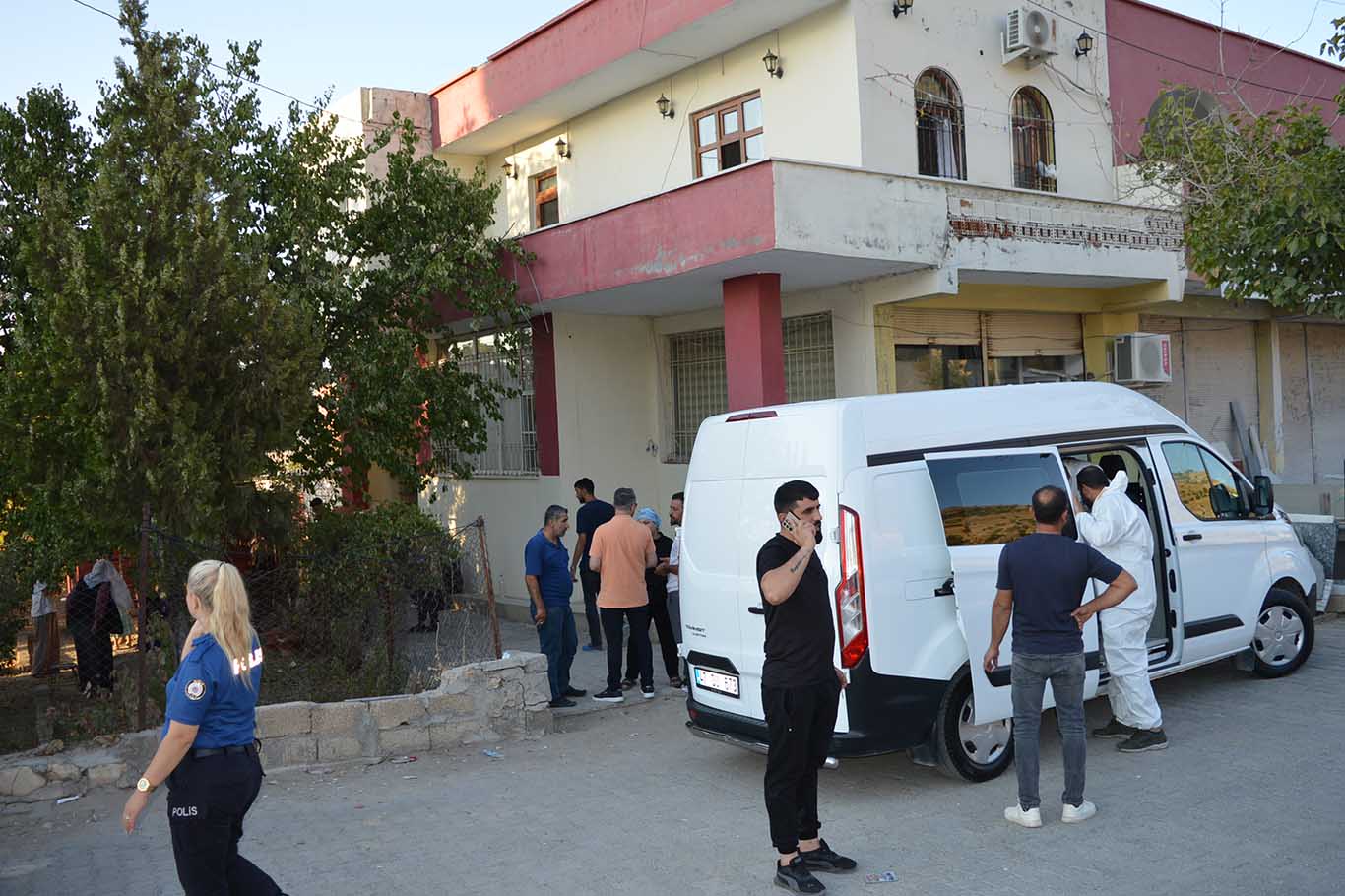 Aynı Ilçede Akşam Saatlerinde 2’Si Kardeş 3 Kadın Evlerinde Ölü Bulundu 2