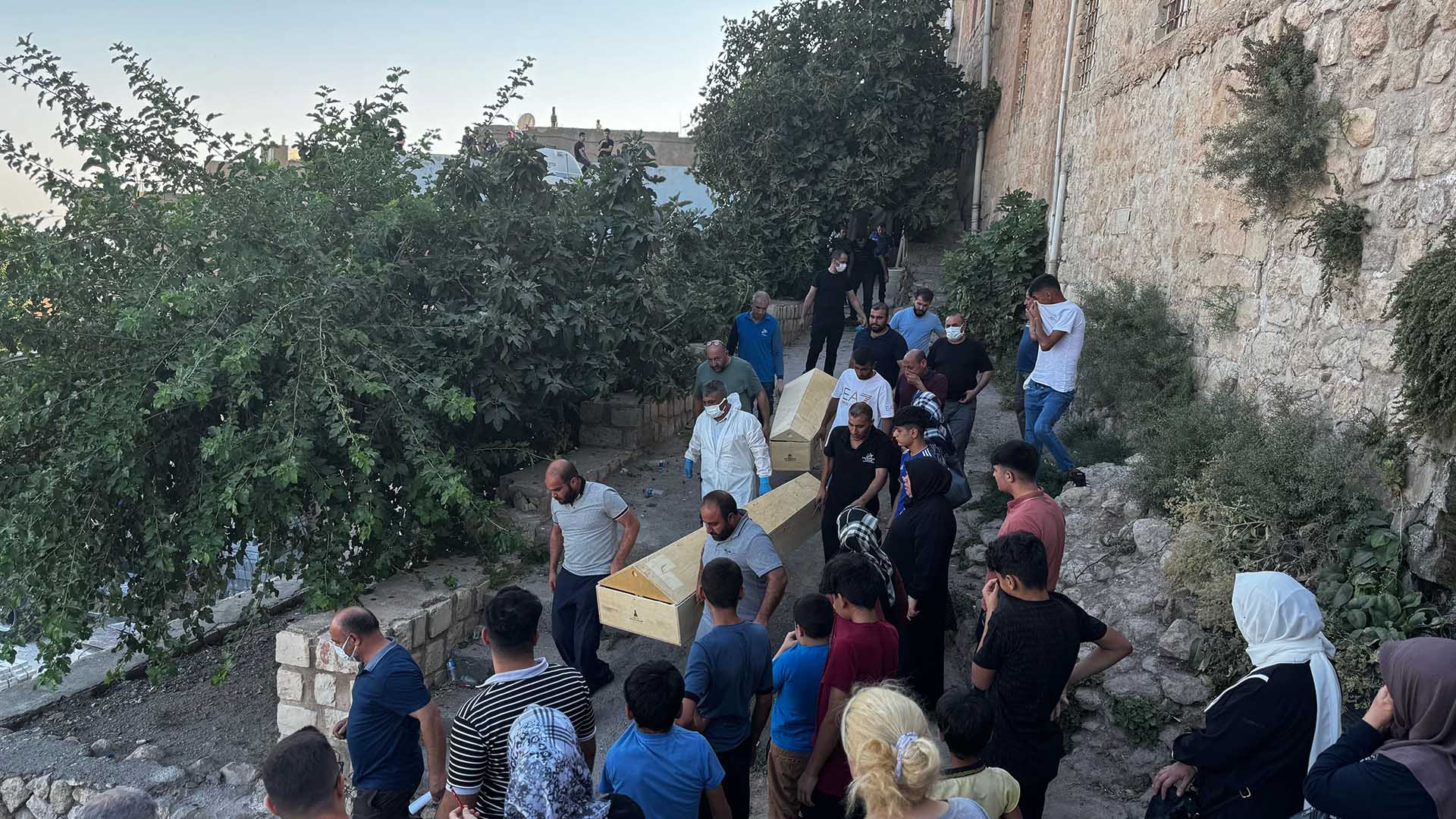 Aynı Ilçede Akşam Saatlerinde 2’Si Kardeş 3 Kadın Evlerinde Ölü Bulundu 6