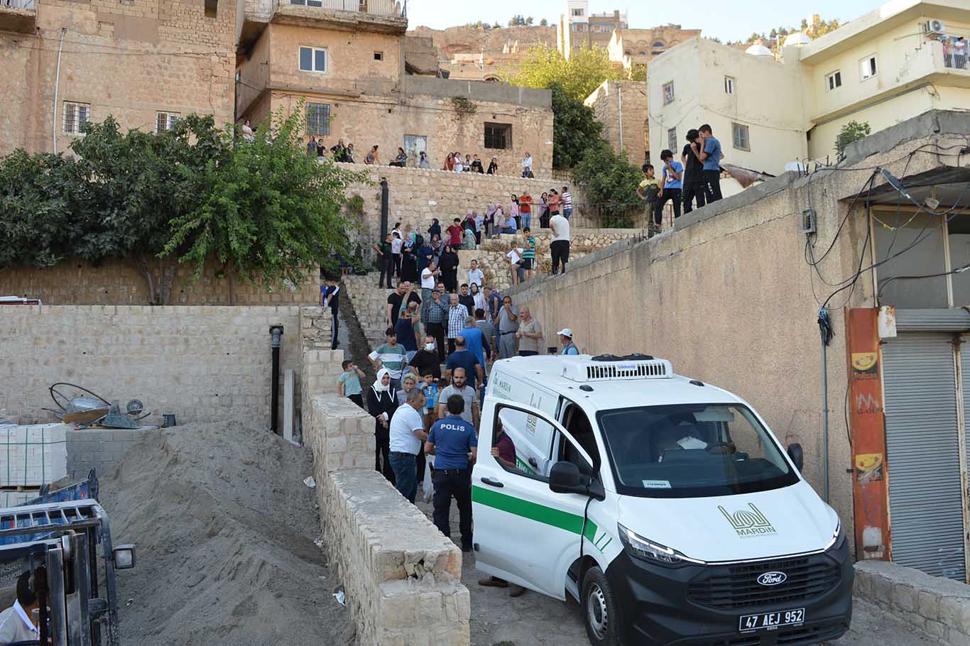 Aynı Ilçede Akşam Saatlerinde 2’Si Kardeş 3 Kadın Evlerinde Ölü Bulundu 9