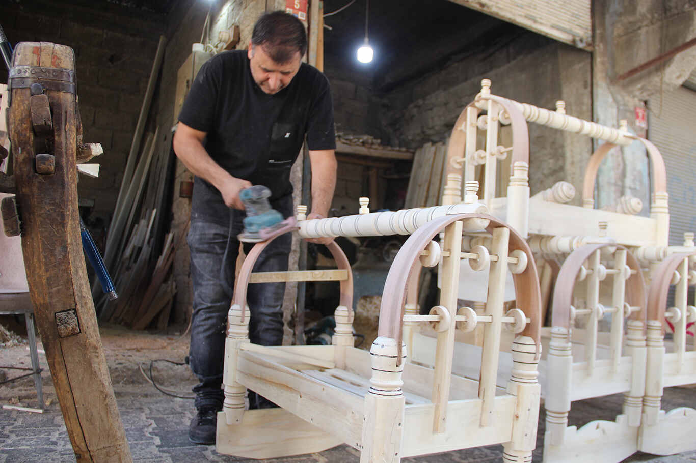 Cizre’de Ahşap Beşik Geleneği Son Ustalarla Yaşatılıyor (1)