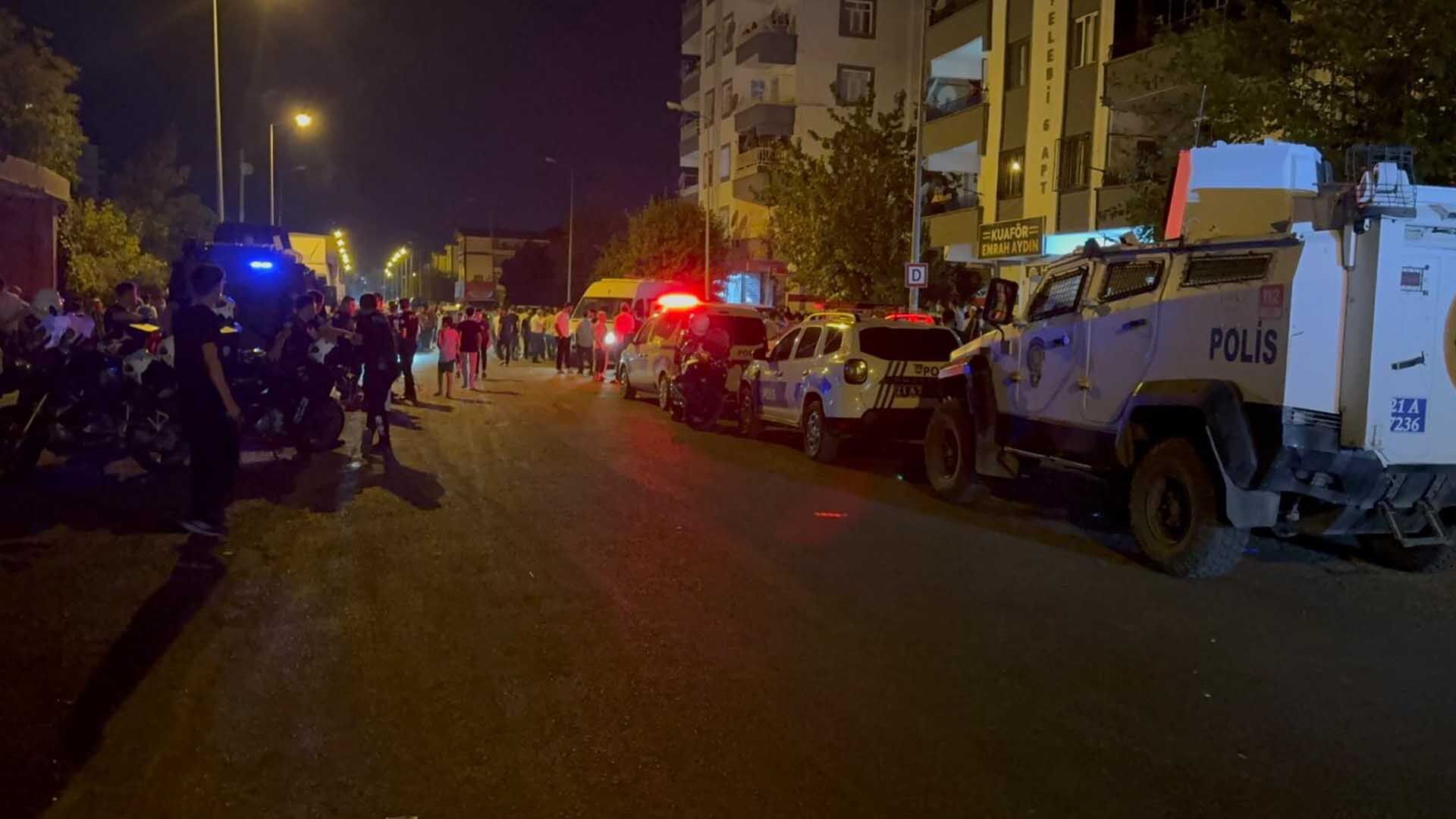 Diyarbakır’da Kahvehanede Silahlı Kavga 12 Yaralı 2