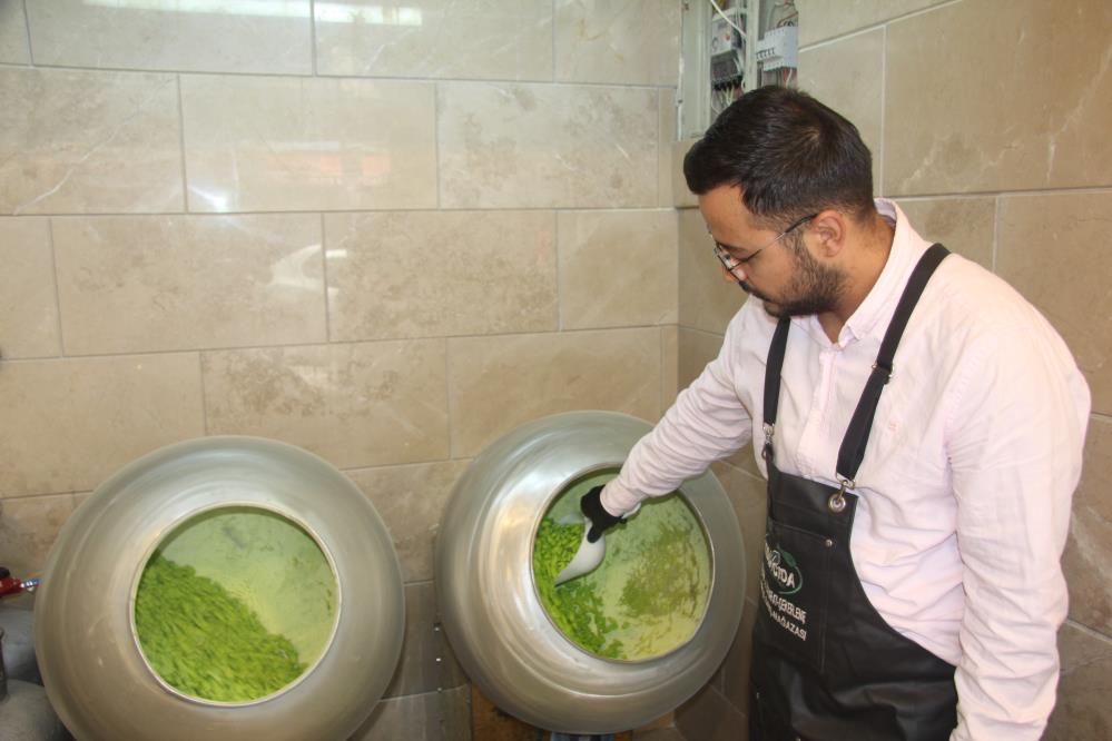 Antep Fıstıklı Badem Şekerine Yoğun İlgi (1)