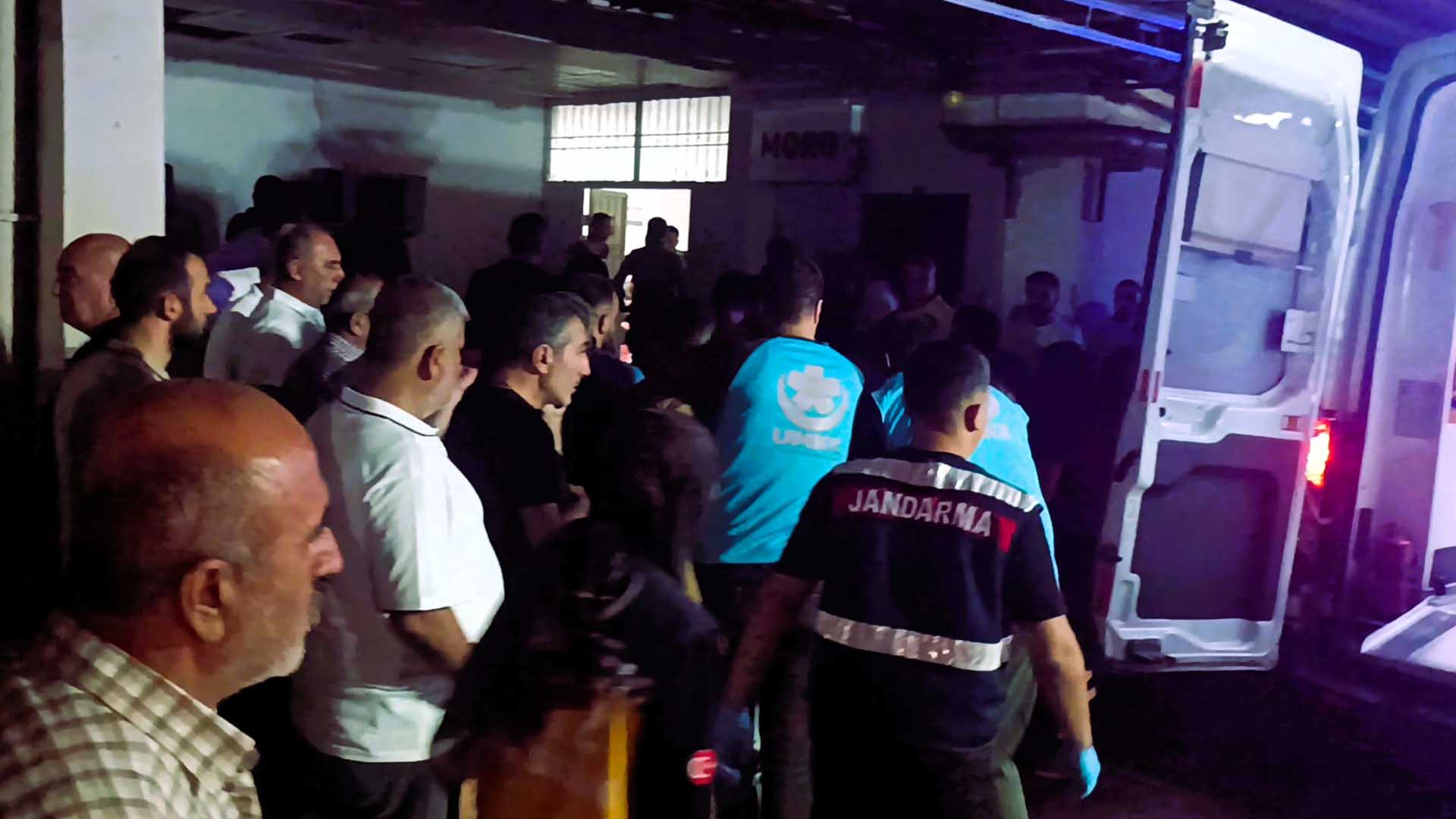 Batman'da Hafif Ticari Araca Uzun Namlulu Silahlarla Saldırı 4