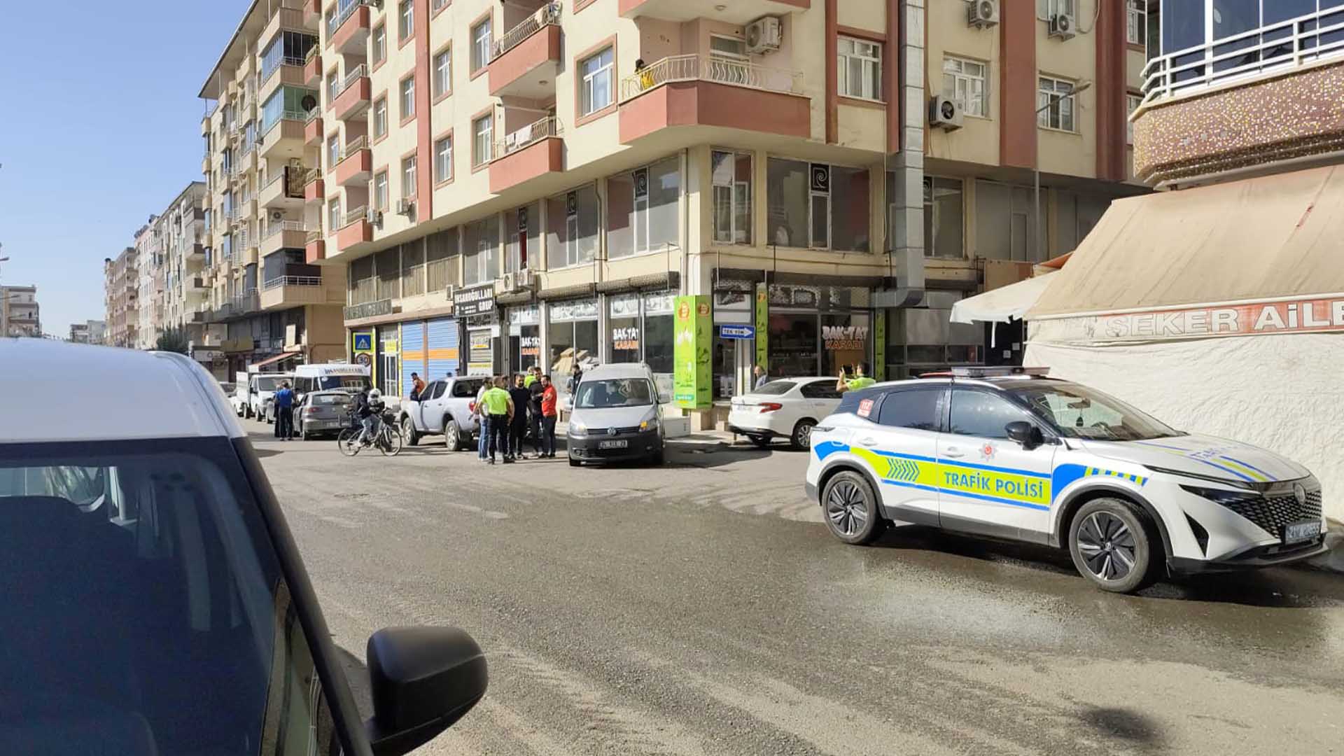 Bismil’de Otomobil Ile Hafifi Ticari Araç Çarpıştı 1
