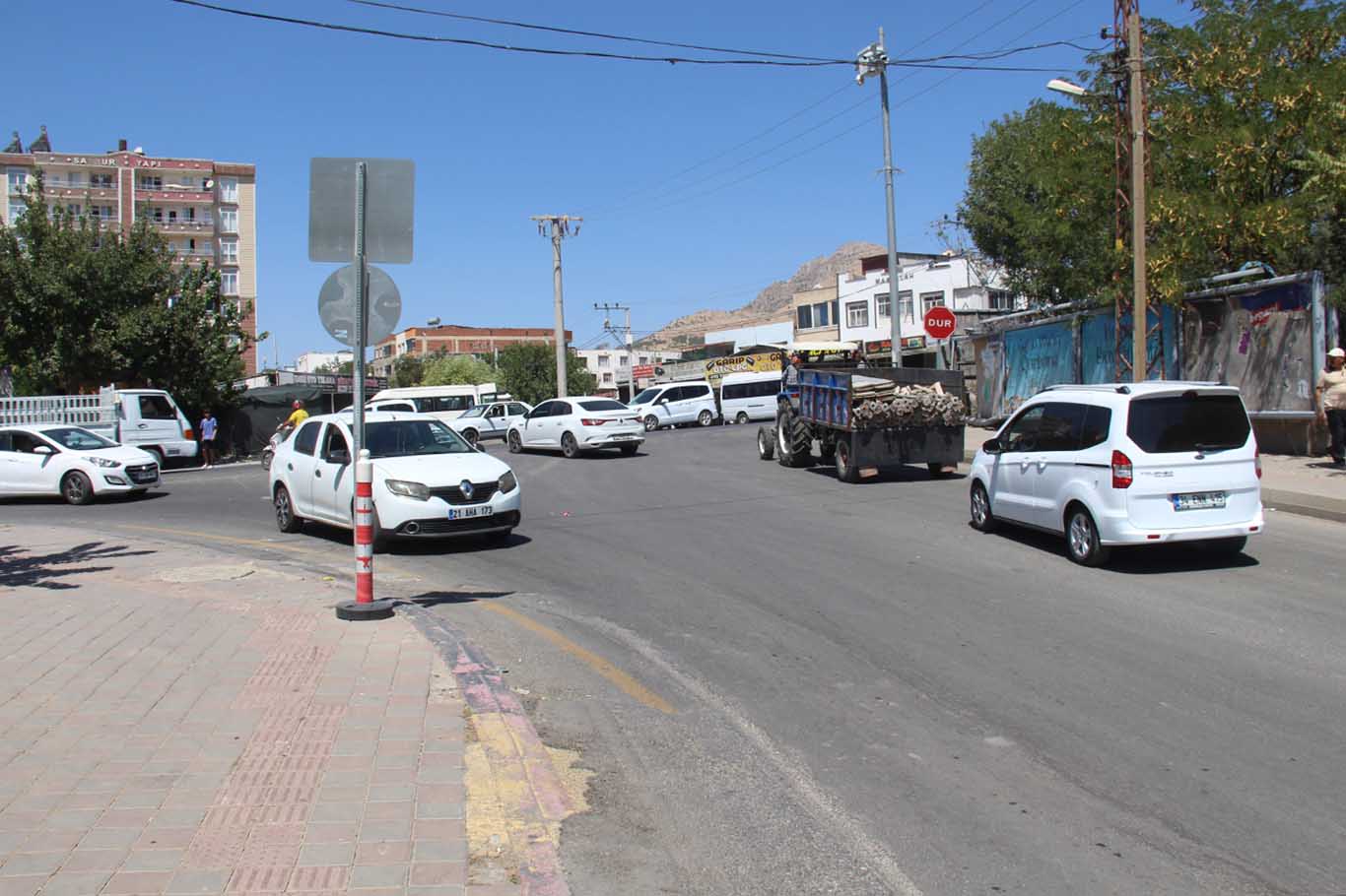 Diyarbakır’da Kavşak Çilesi Haftada 10 Kaza Yaşanıyor, Öğrenciler Ve Yayalar Için Tehlike Saçıyor 2