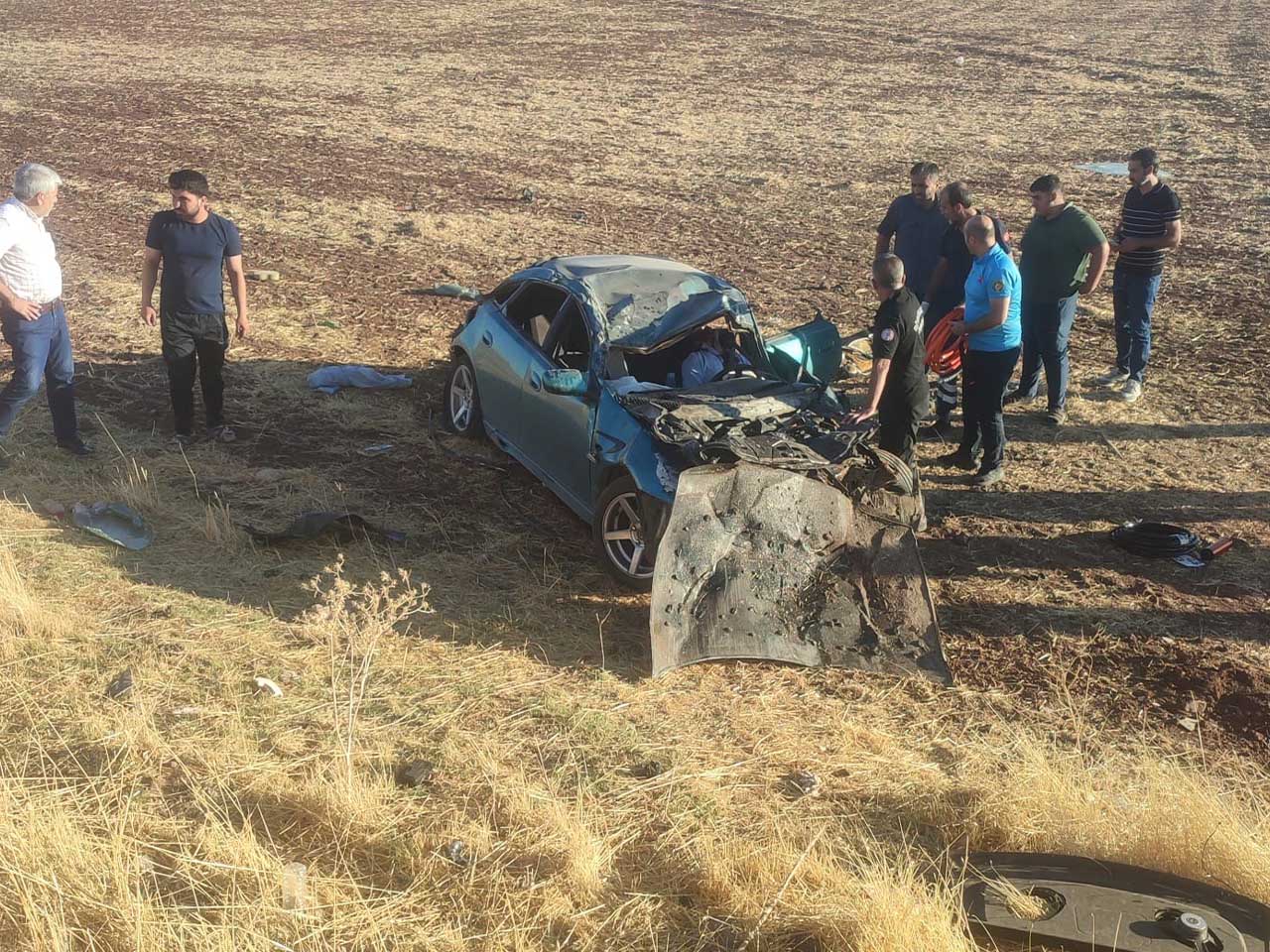 Diyarbakır’da Otomobil Şarampole Devrildi 1 Ölü, 1 Yaralı 1