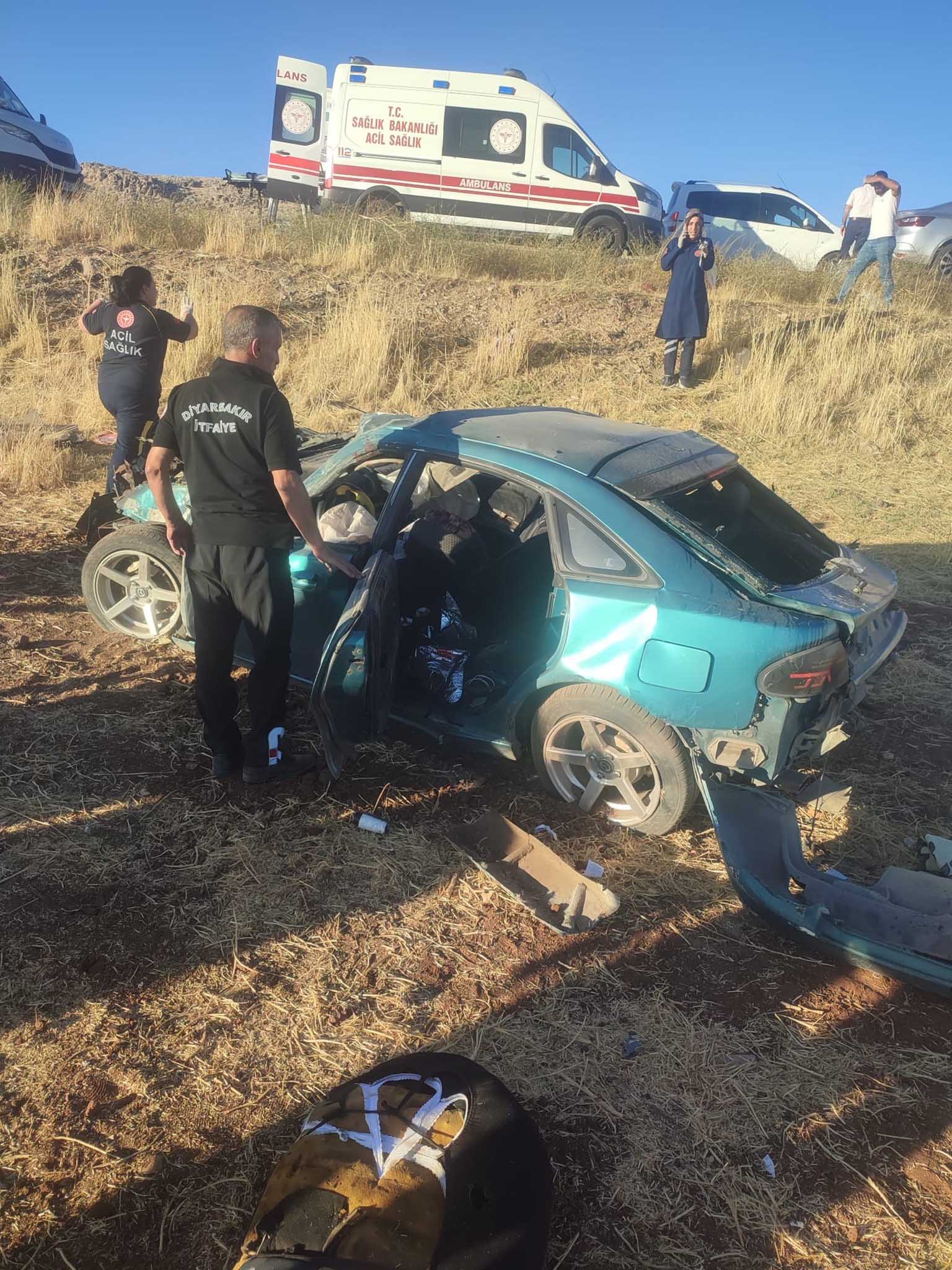 Diyarbakır’da Otomobil Şarampole Devrildi 1 Ölü, 1 Yaralı 2