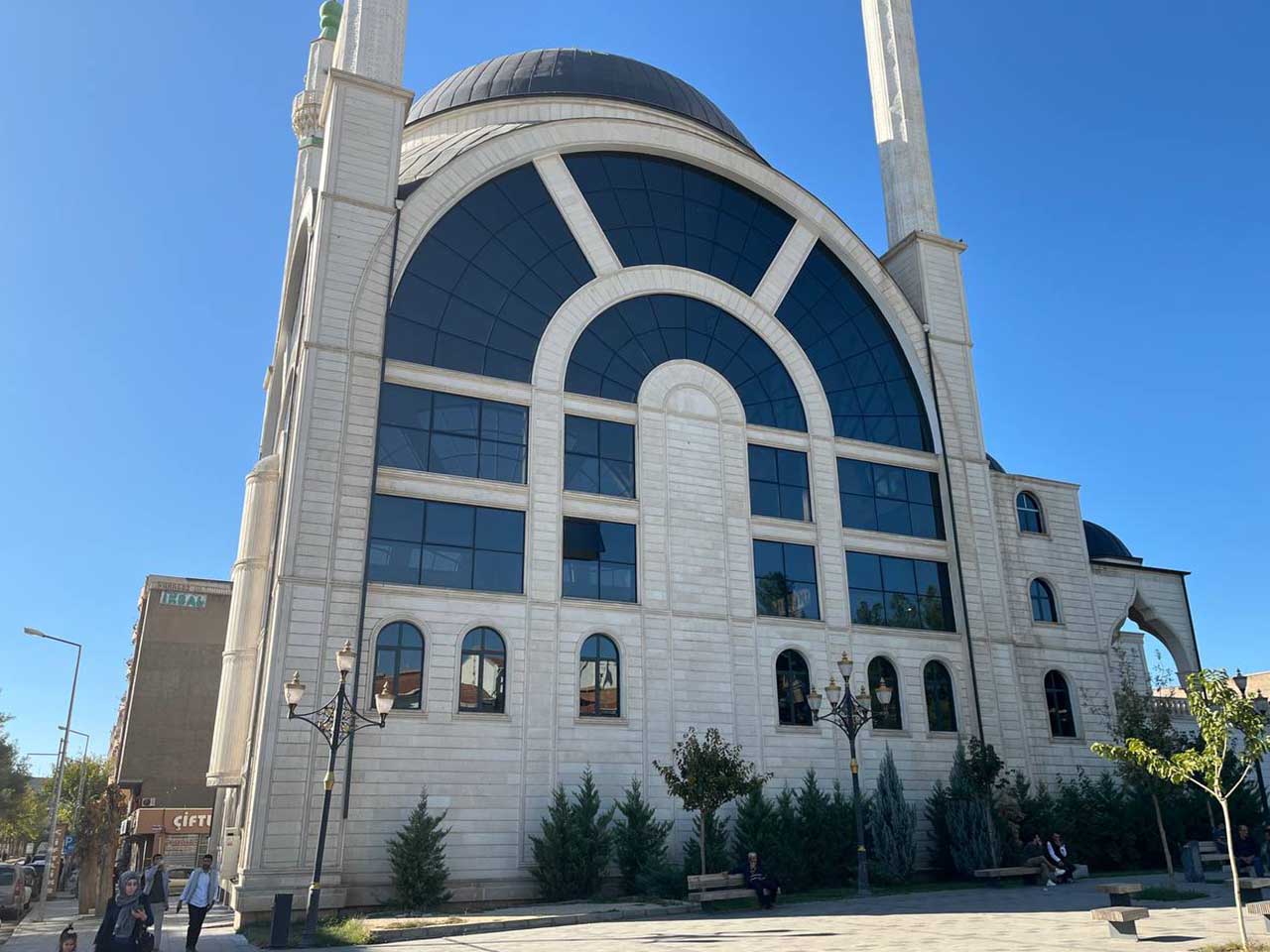 Bismil’de 2016 Yılında Temeli Atılan Kurtuluş Camii Açıldı 14