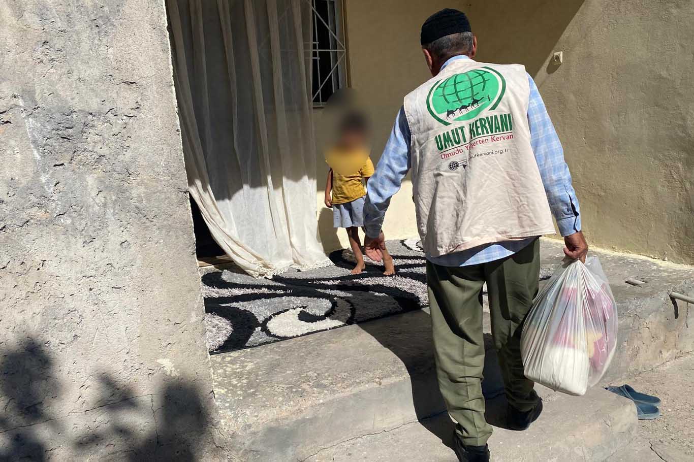 Bismil’de Muhtaç Ailelere Umut Kervanı’ndan Gıda Desteği 1