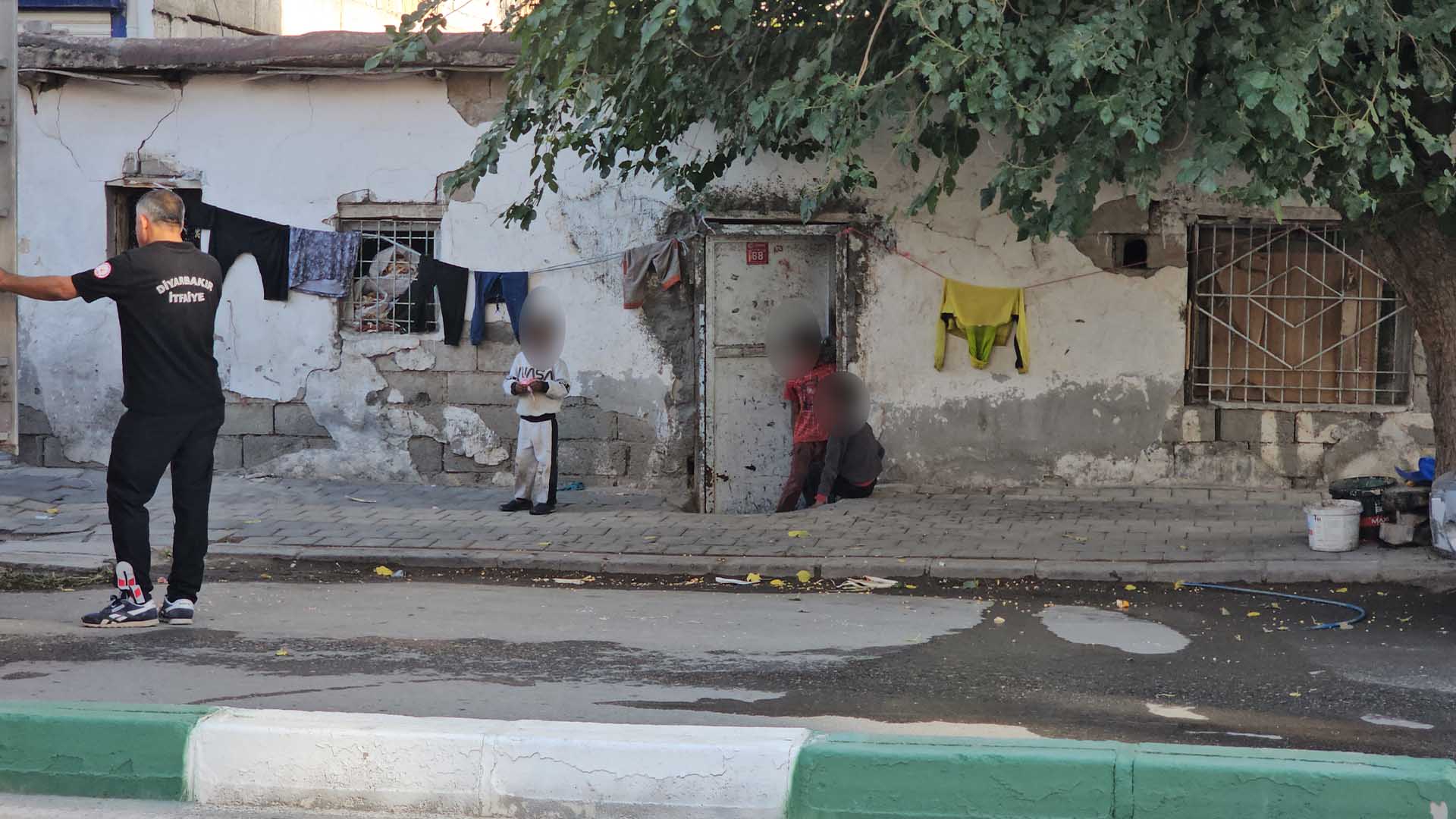 Bismil’de Müstakil Evin Bodrumunda Çıkan Yangın Söndürüldü 2