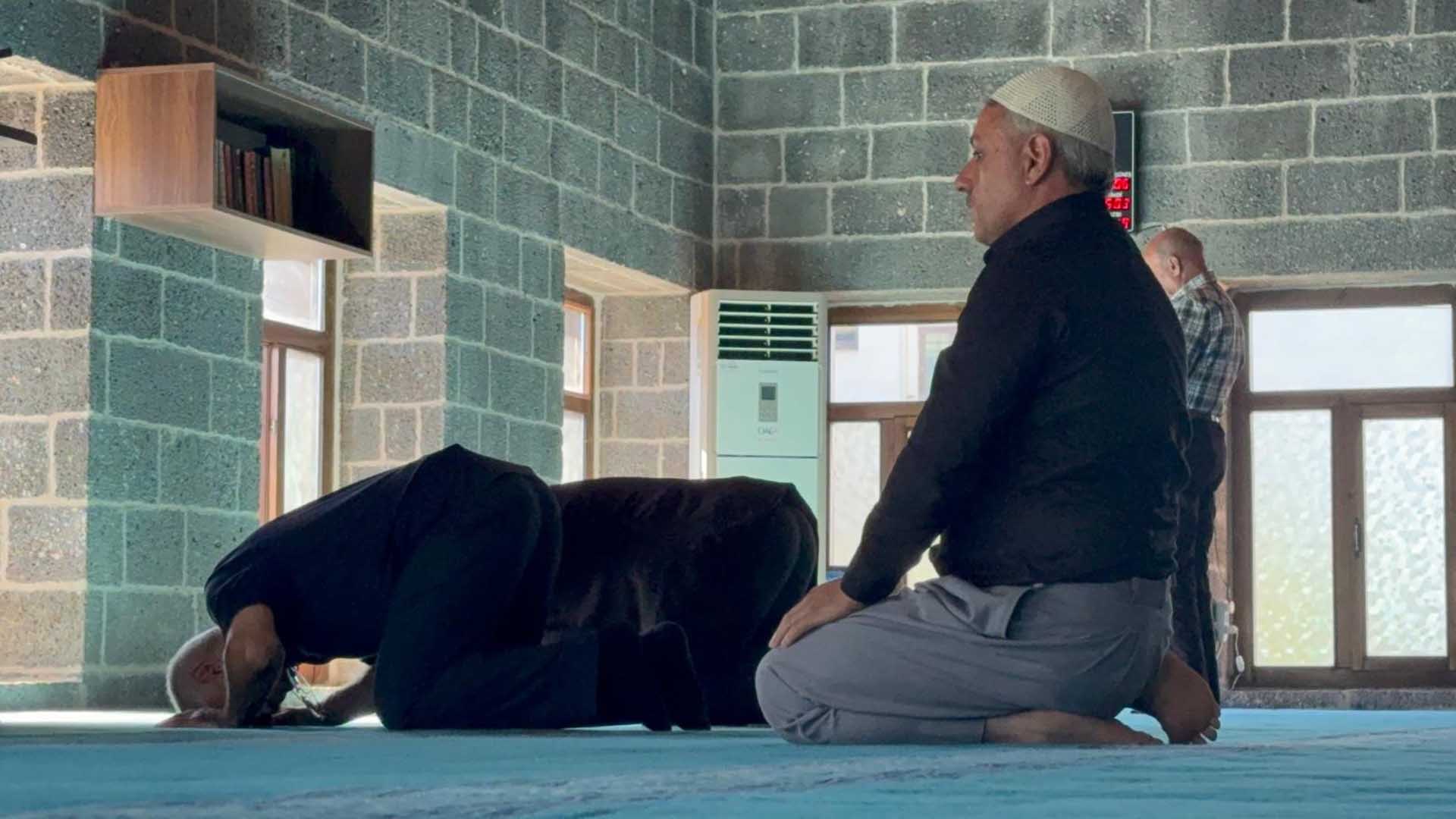 Diyarbakır’da Bin Yıllık Caminin Suyu Kesildi, Cemaat Abdest Alamıyor 1