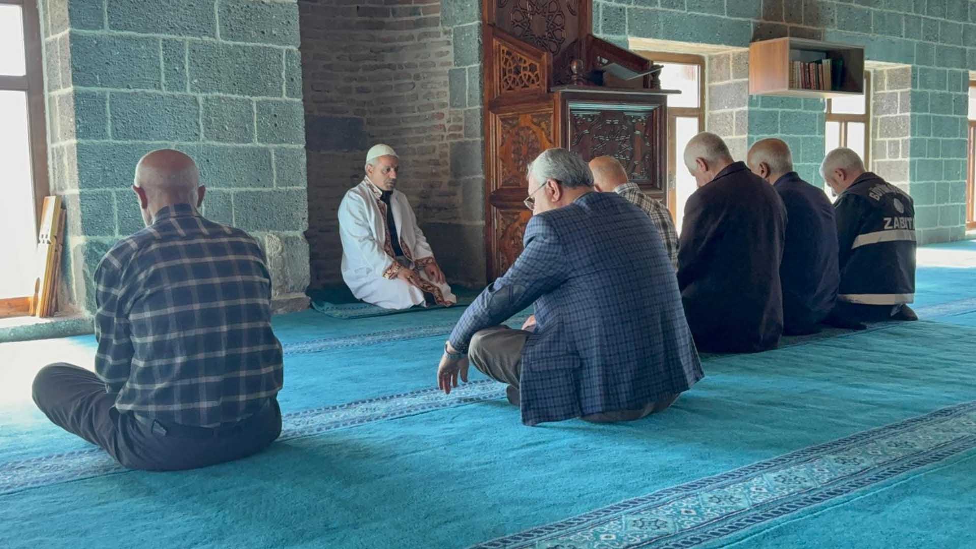 Diyarbakır’da Bin Yıllık Caminin Suyu Kesildi, Cemaat Abdest Alamıyor 3