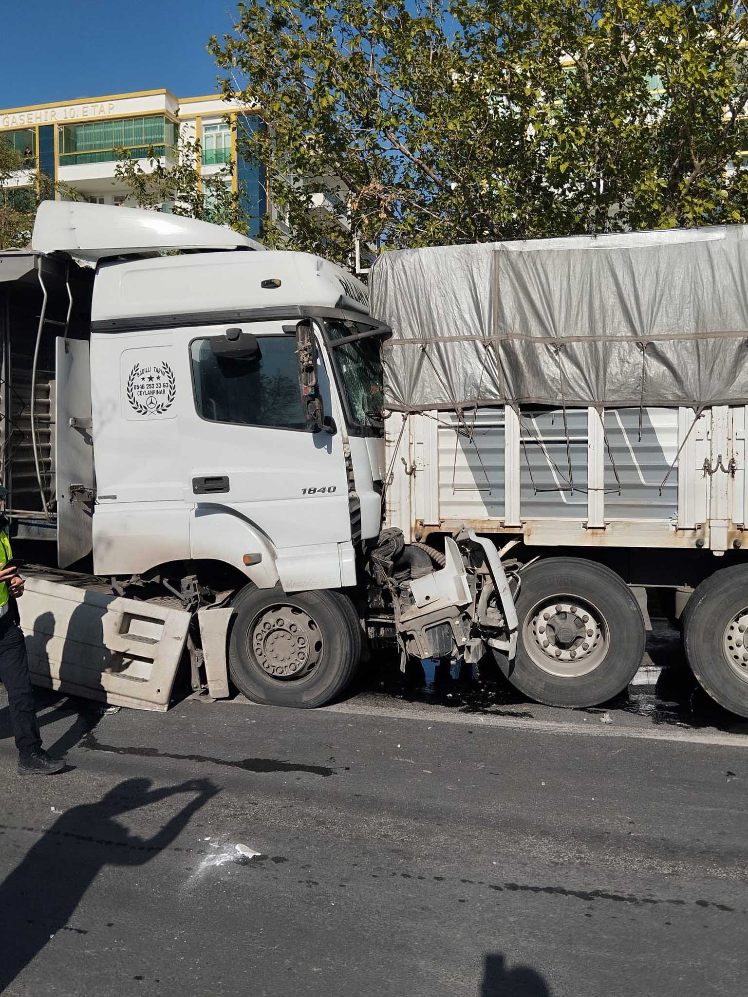 Diyarbakır’da Iki Tır Çarpıştı; 1 Yaralı 1