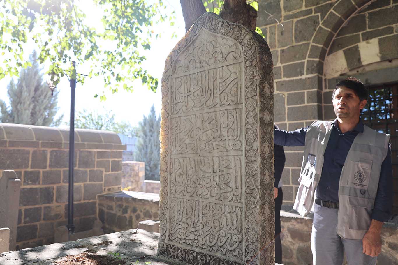 Diyarbakır'da Tarihi Mezar Taşları Ve Kitabeler Için Çalışma Başlatıldı 7