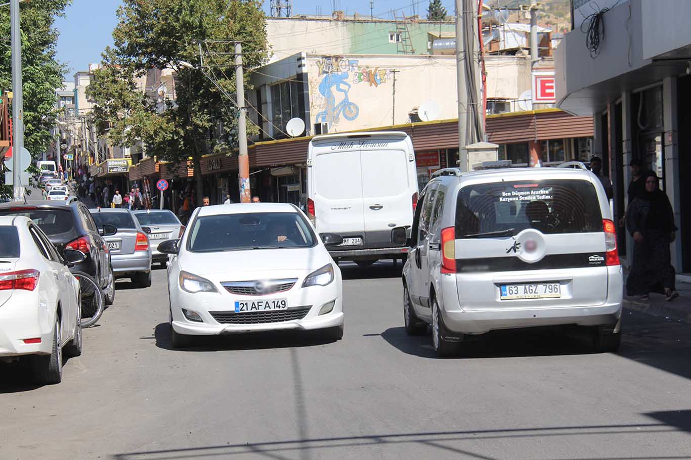 Diyarbakır’ın Ilçesinde Trafik Ve Otopark Sorunu Vatandaşları Canından Bezdirdi 1