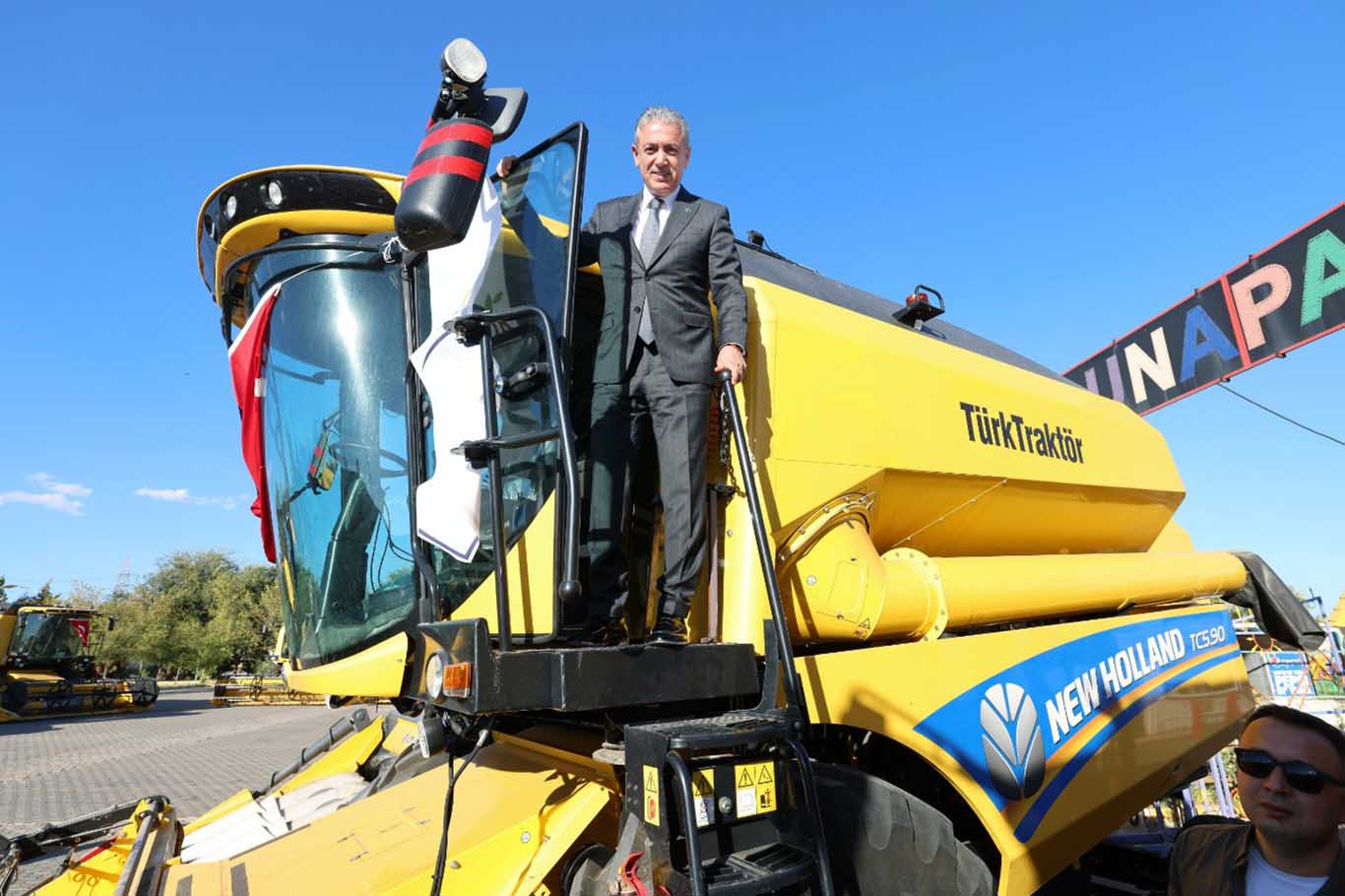 Mardin’de Üreticilere 30 Biçerdöver Hibe Edildi 1