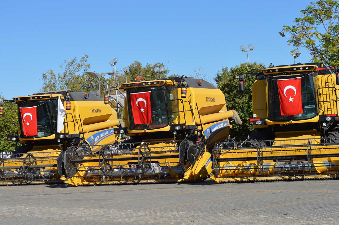 Mardin’de Üreticilere 30 Biçerdöver Hibe Edildi 6
