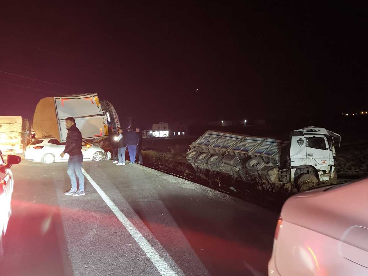 Diyarbakır Bismil Yolunda Feci Kaza Çok Sayıda Ölü Ve Yaralılar Var 6