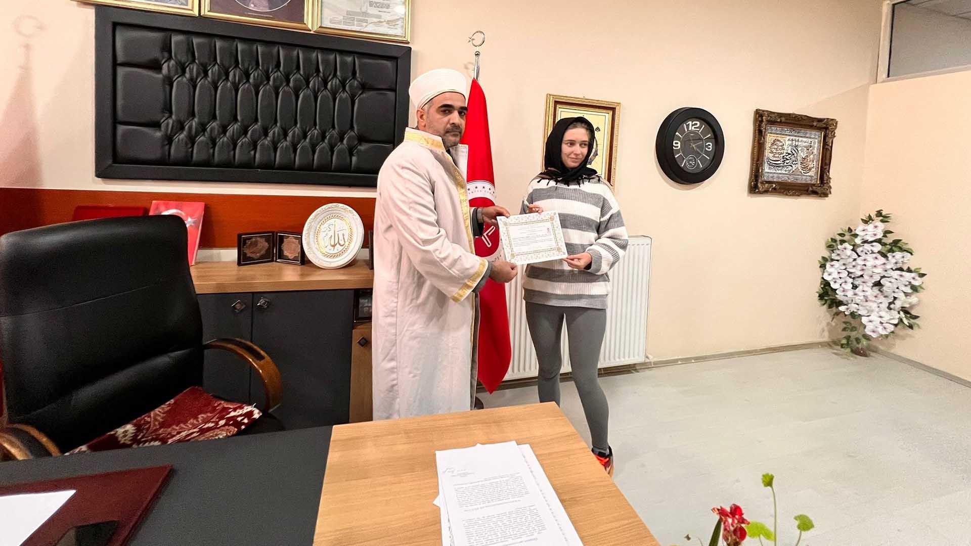 Hakkarili Genç Ile Evlenen Rus Alina Müslüman Oldu 5