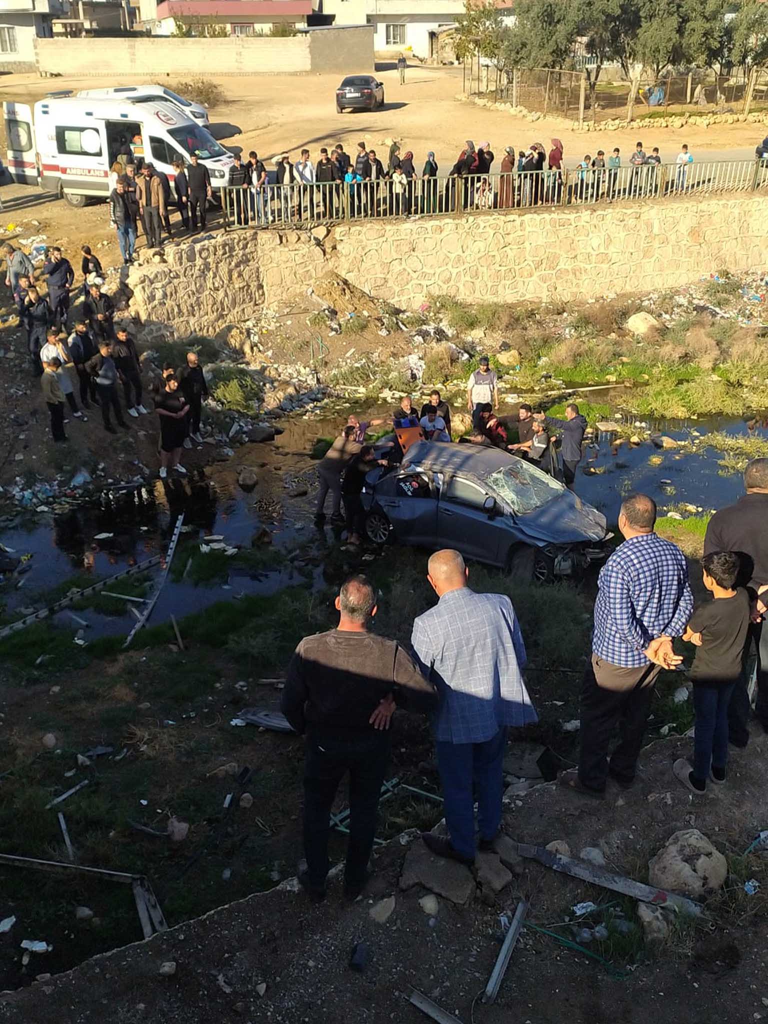 Mardin’de Otomobil, Köprüden Kanala Düştü; 1 Ölü, 2 Yaralı 4