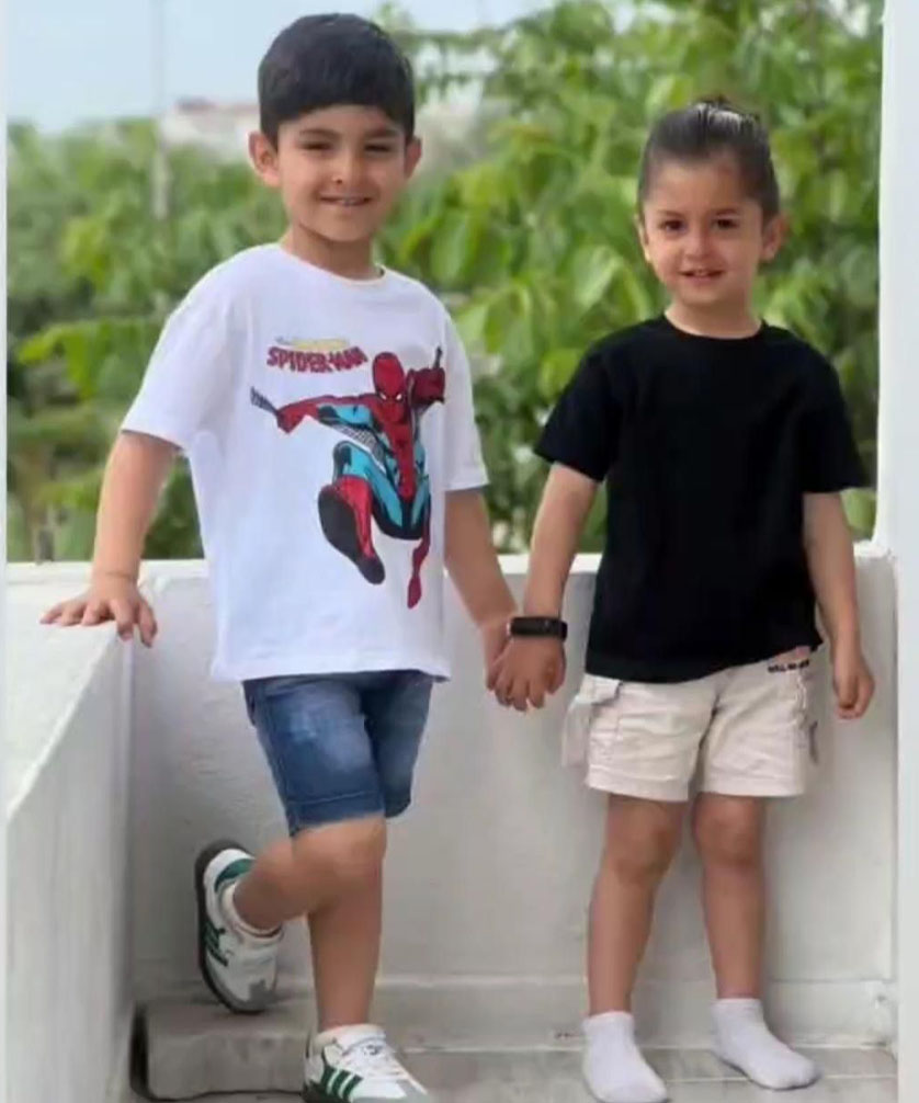 Tir’a Çarpan Otomobilde Ölen Kardeşler Adar Ve Zana, Yan Yana Defnedildi 1