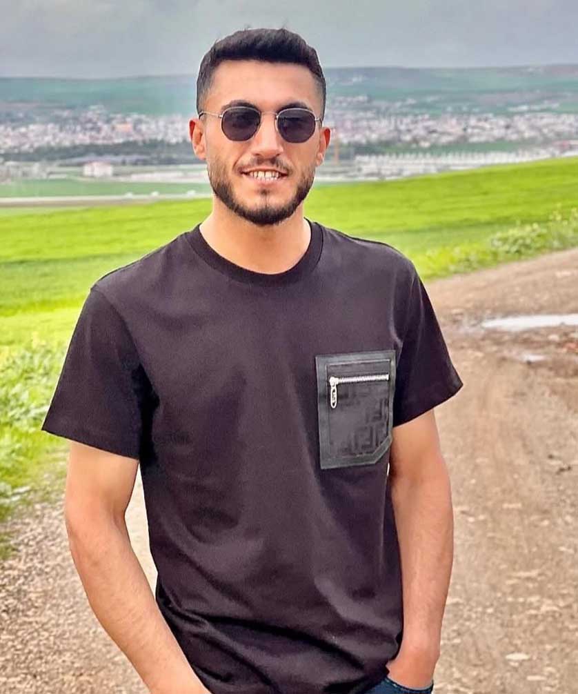 Tir’a Çarpan Otomobilde Ölen Kardeşler Adar Ve Zana, Yan Yana Defnedildi 3