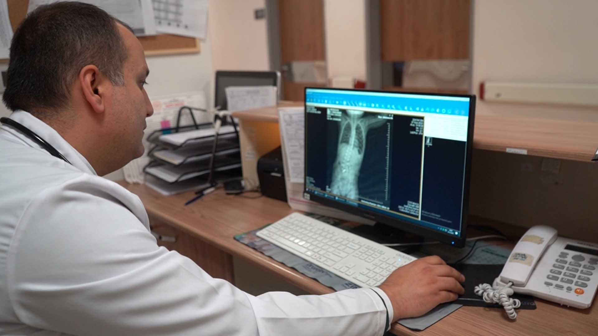 3 Mıknatıs Yutan 1,5 Yaşındaki Çocuk, Ameliyatla Sağlığına Kavuştu 3