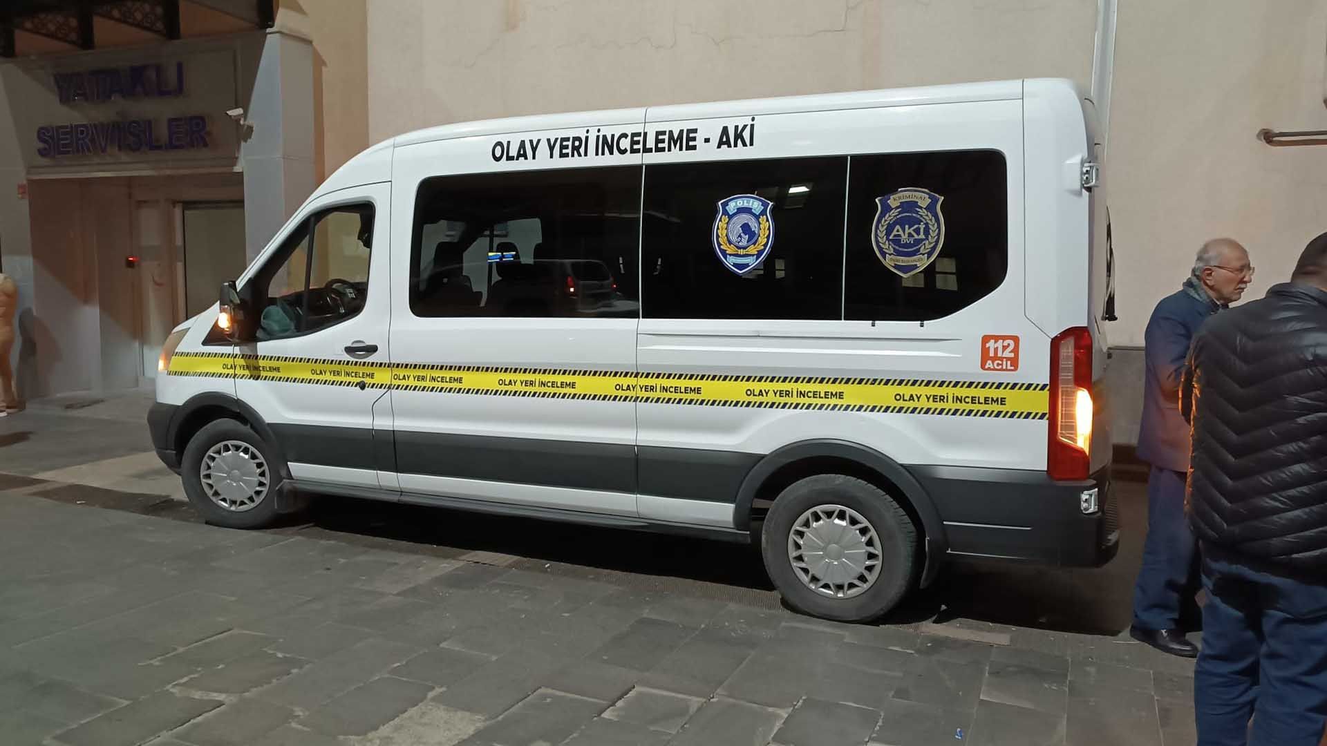 Balkondan Düşen 22 Yaşındaki Genç Kadın, Öldü 1