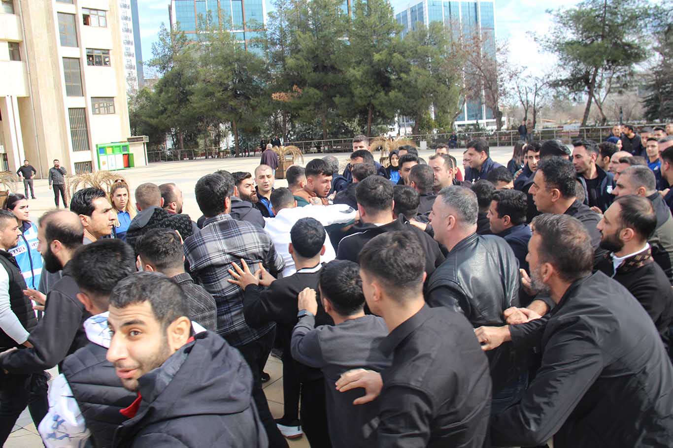 Diyarbakır'da Bu Kez Taksiciler Eylem Yaptı 1