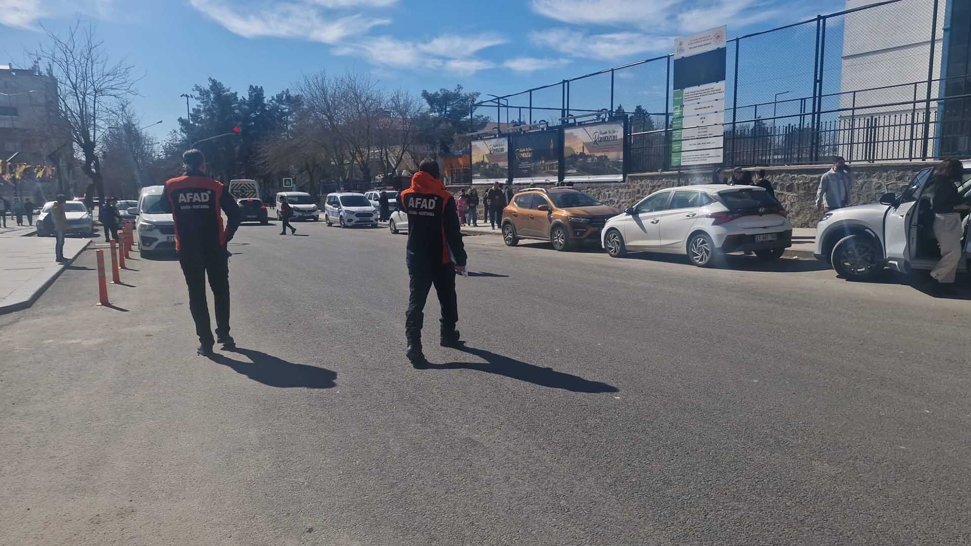 Diyarbakır’da Okulda Cıva Döküldü 14 Öğrenci Hastaneye Kaldırıldı 4