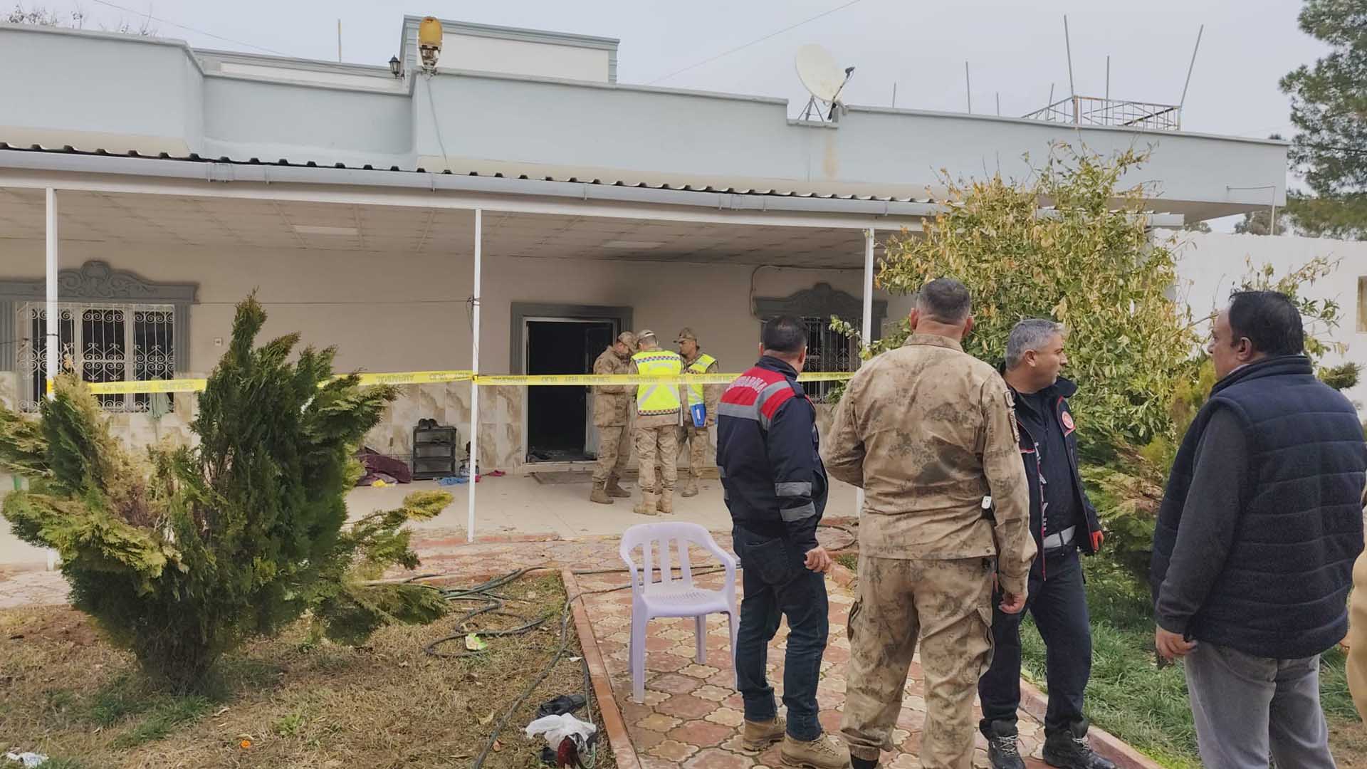 Evde Çıkan Yangında Karı Koca Öldü, 2 Kişi De Ağır Yaralandı 2