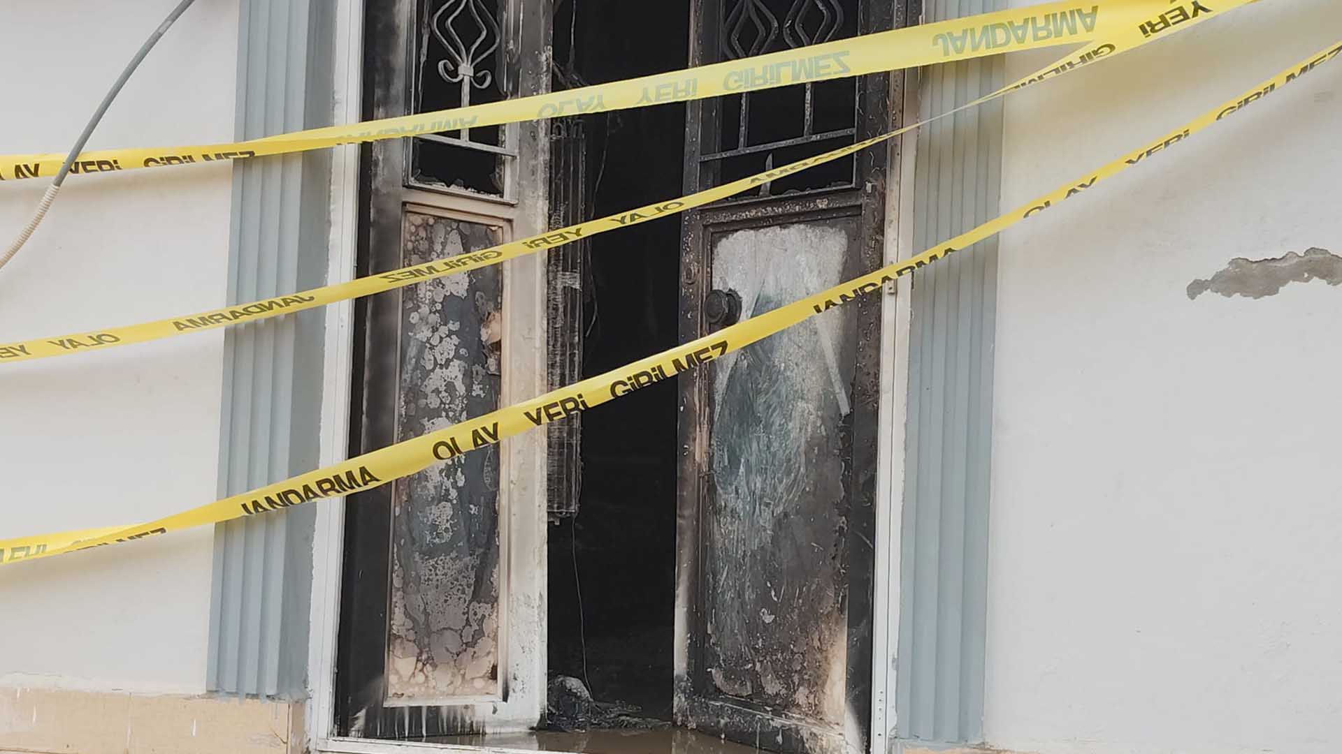 Evde Çıkan Yangında Karı Koca Öldü, 2 Kişi De Ağır Yaralandı 4