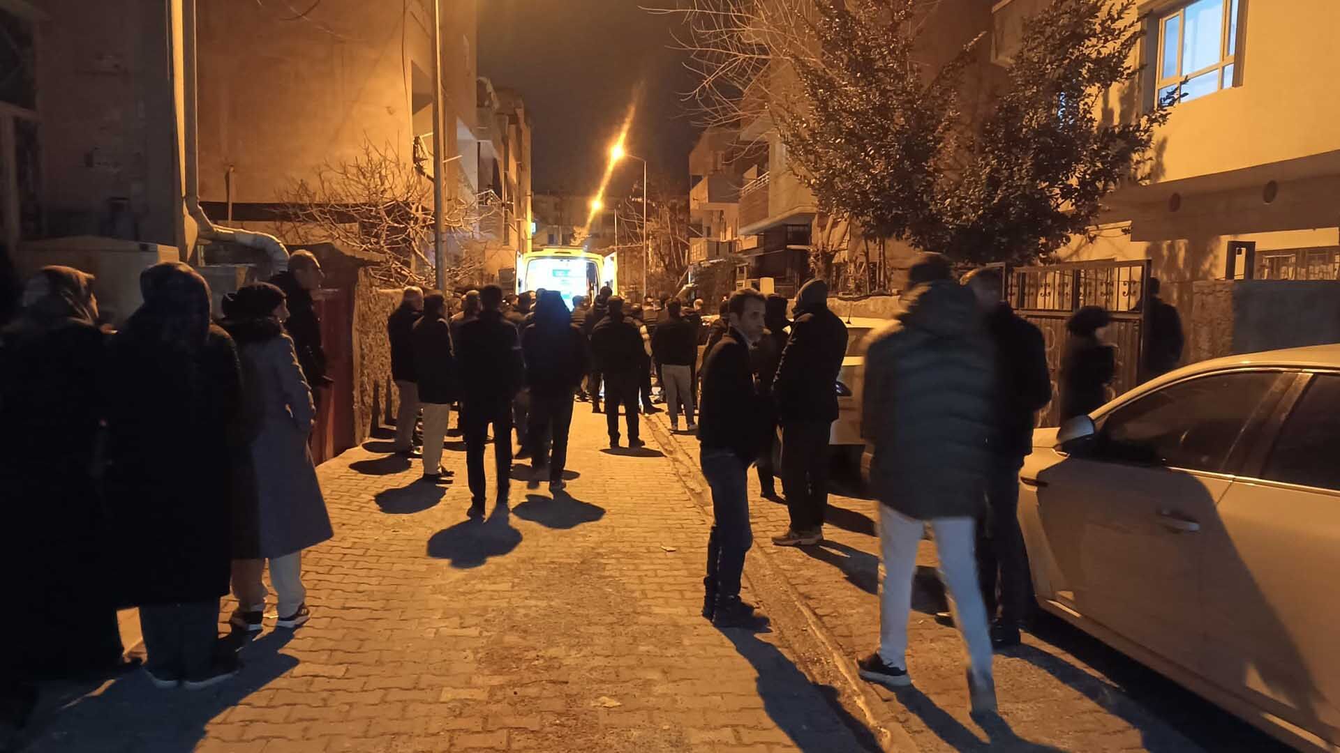 Annesini Aldattığını Iddia Ettiği Babasını Öldürdü 1