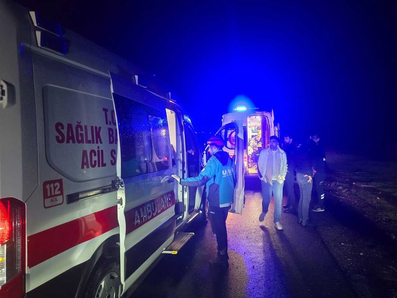Bingöl Diyarbakır Karayolunda Trafik Kazası 2 Yaralı 2